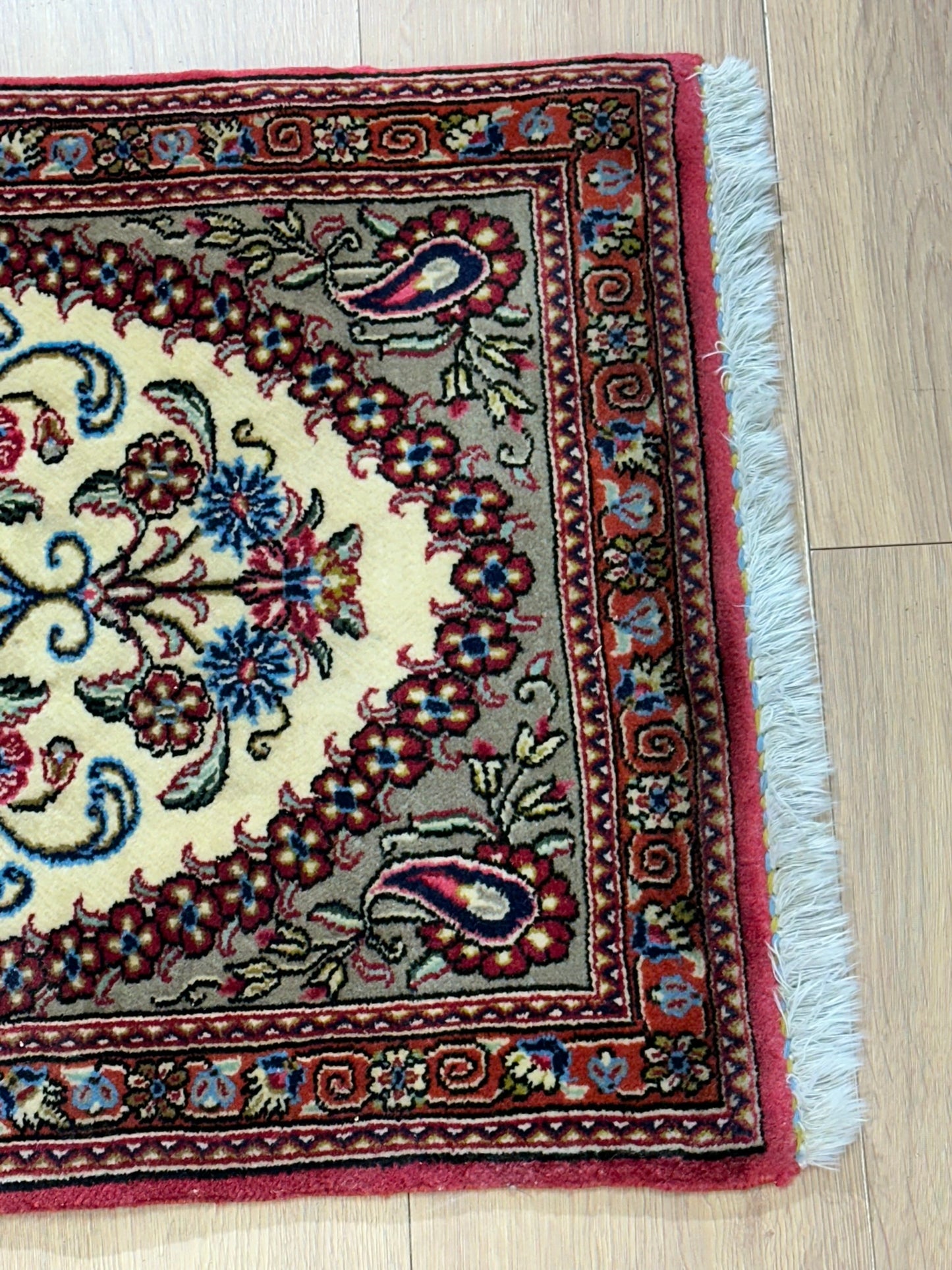 Orientteppich handgeknüpft Ghom Korkwolle 160x53 cm