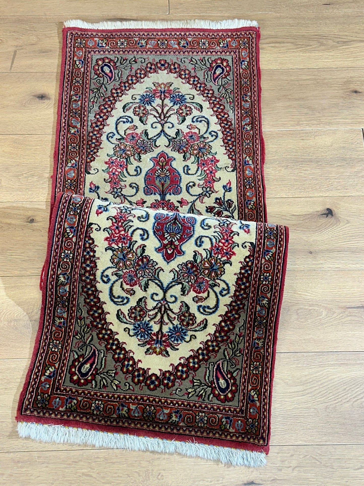 Orientteppich handgeknüpft Ghom Korkwolle 160x53 cm