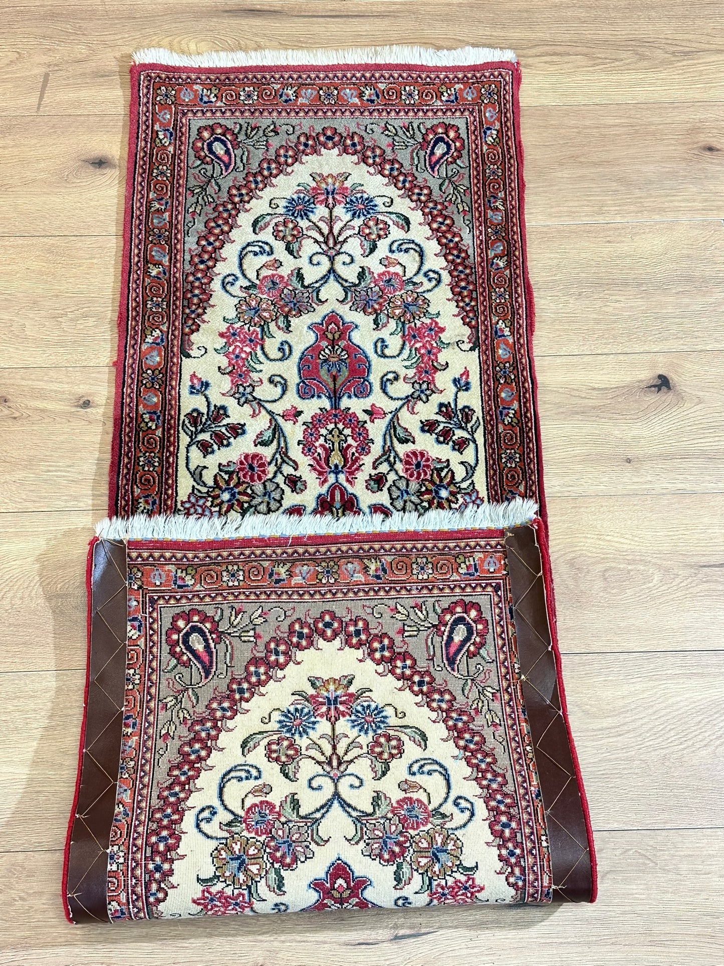 Orientteppich handgeknüpft Ghom Korkwolle 160x53 cm