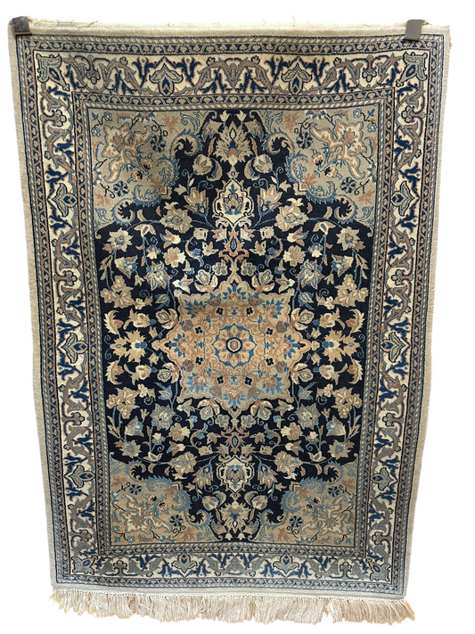 Orientteppich handgeknüpft 124x87 cm Nain mit Seide