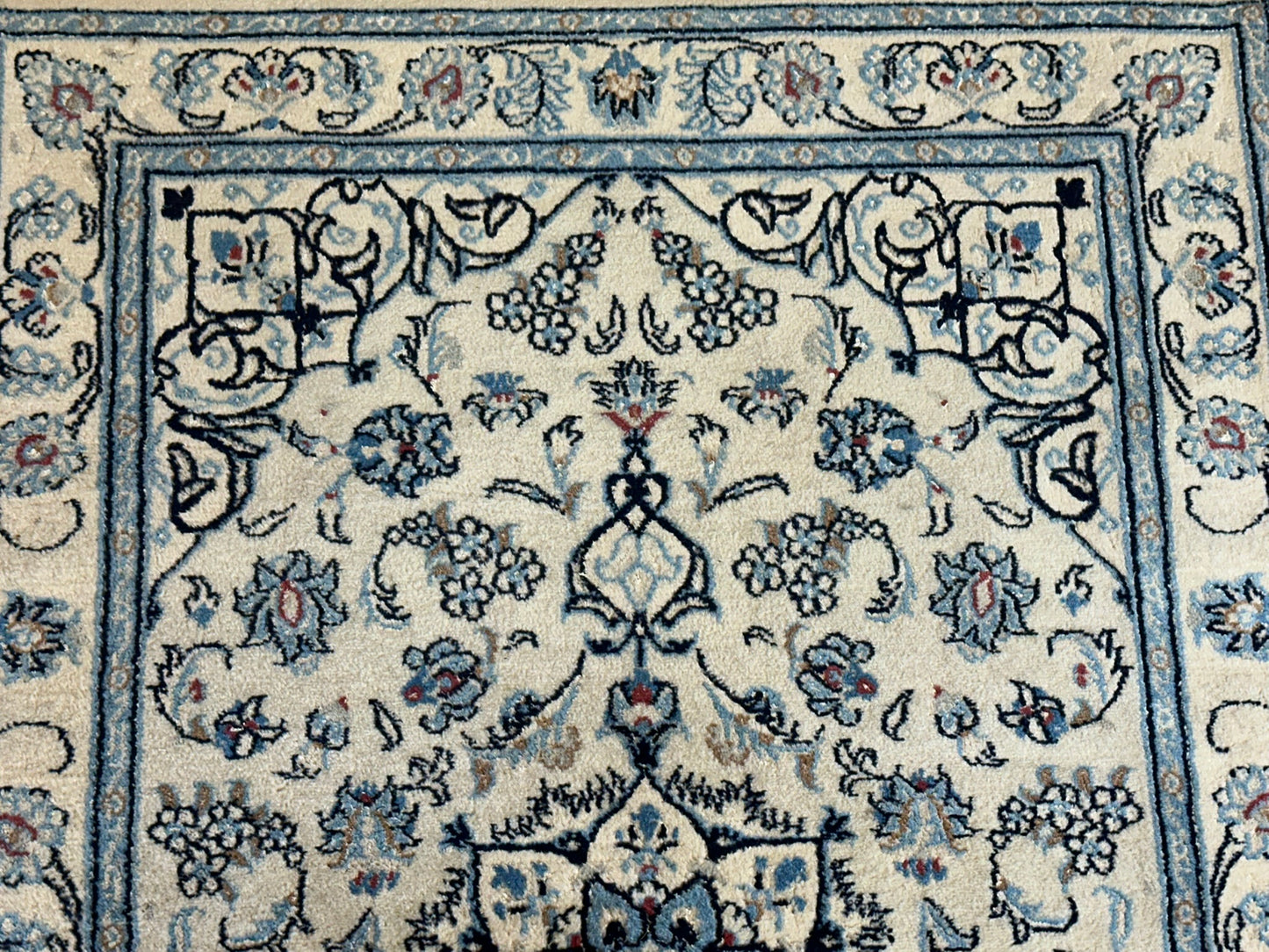 Orientteppich handgeknüpft Nain mit Seide 140x90 cm