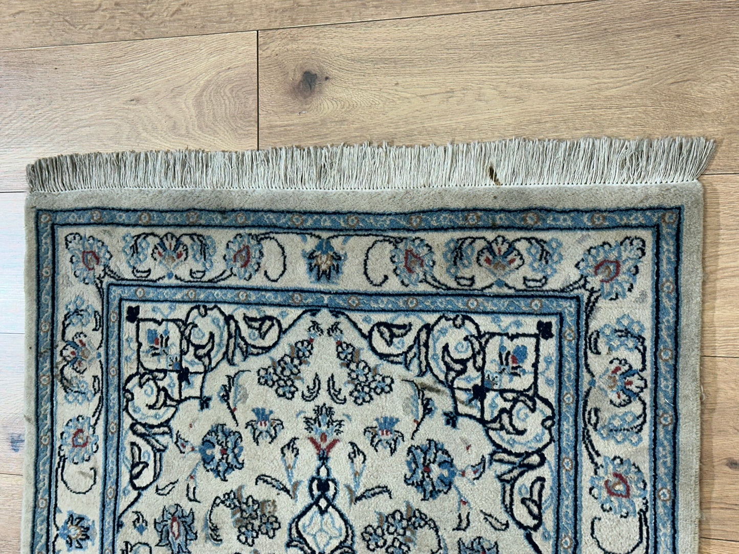 Orientteppich handgeknüpft Nain mit Seide 140x90 cm