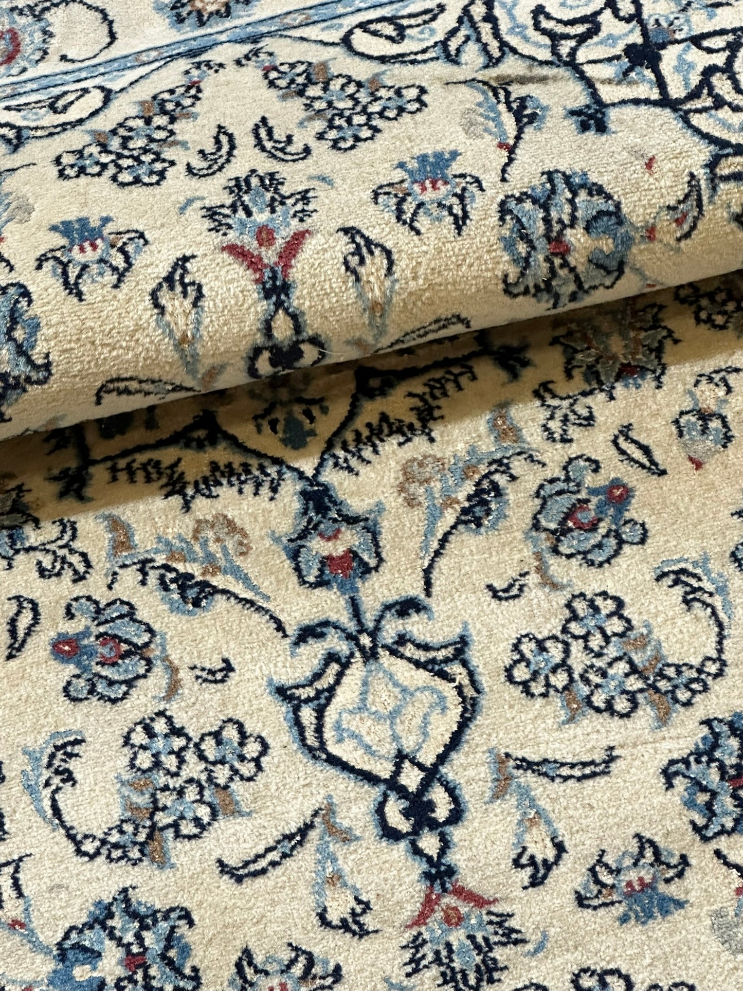 Orientteppich handgeknüpft Nain mit Seide 140x90 cm