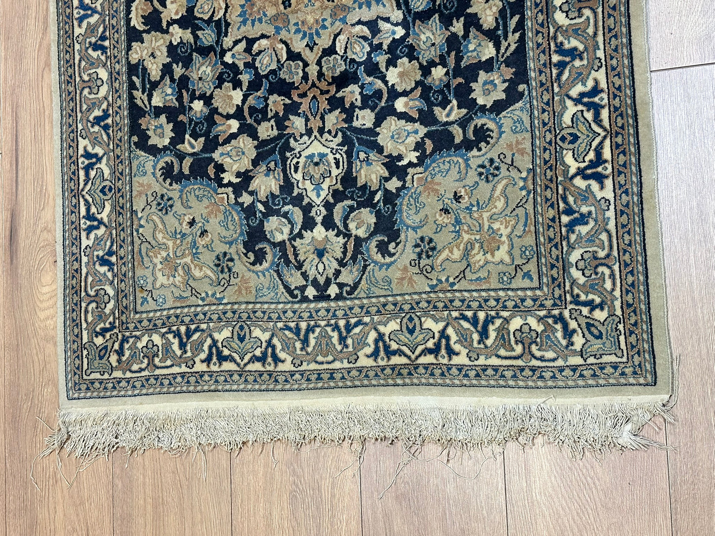 Orientteppich handgeknüpft 124x87 cm Nain mit Seide