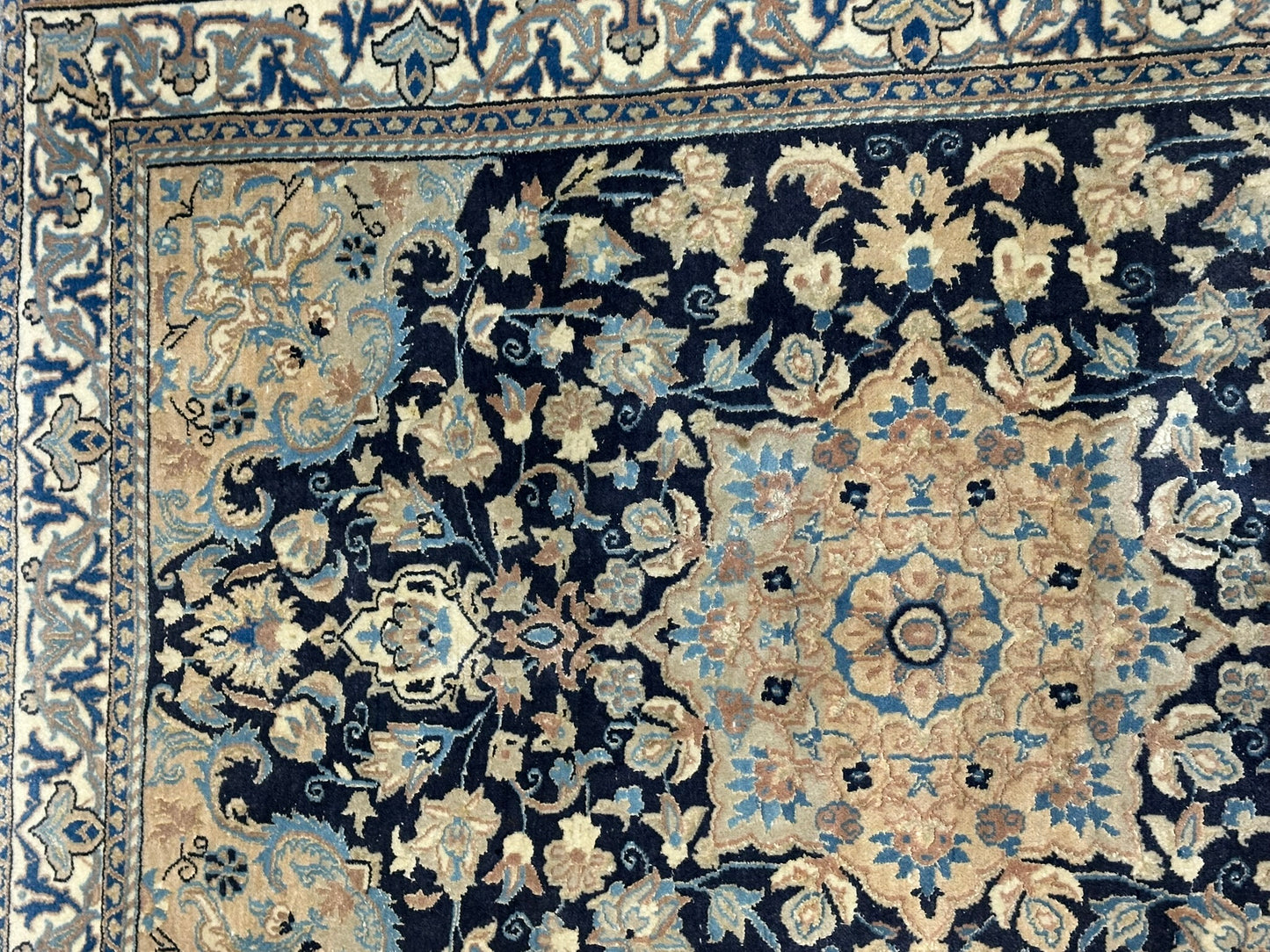 Orientteppich handgeknüpft 124x87 cm Nain mit Seide