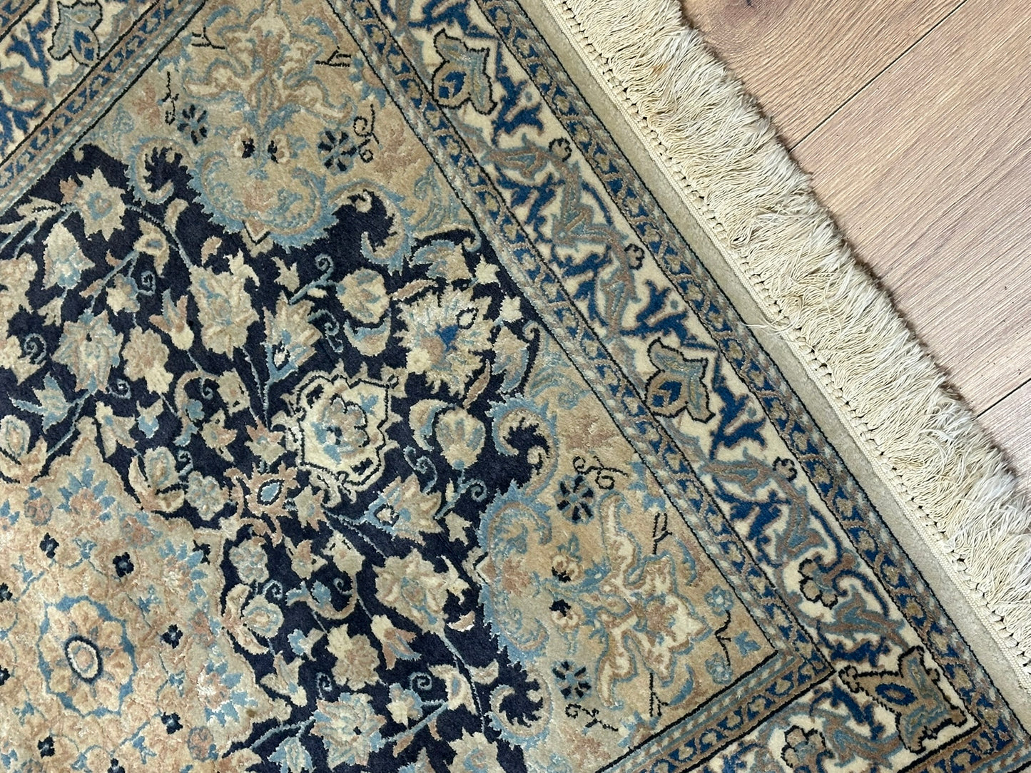 Orientteppich handgeknüpft 124x87 cm Nain mit Seide
