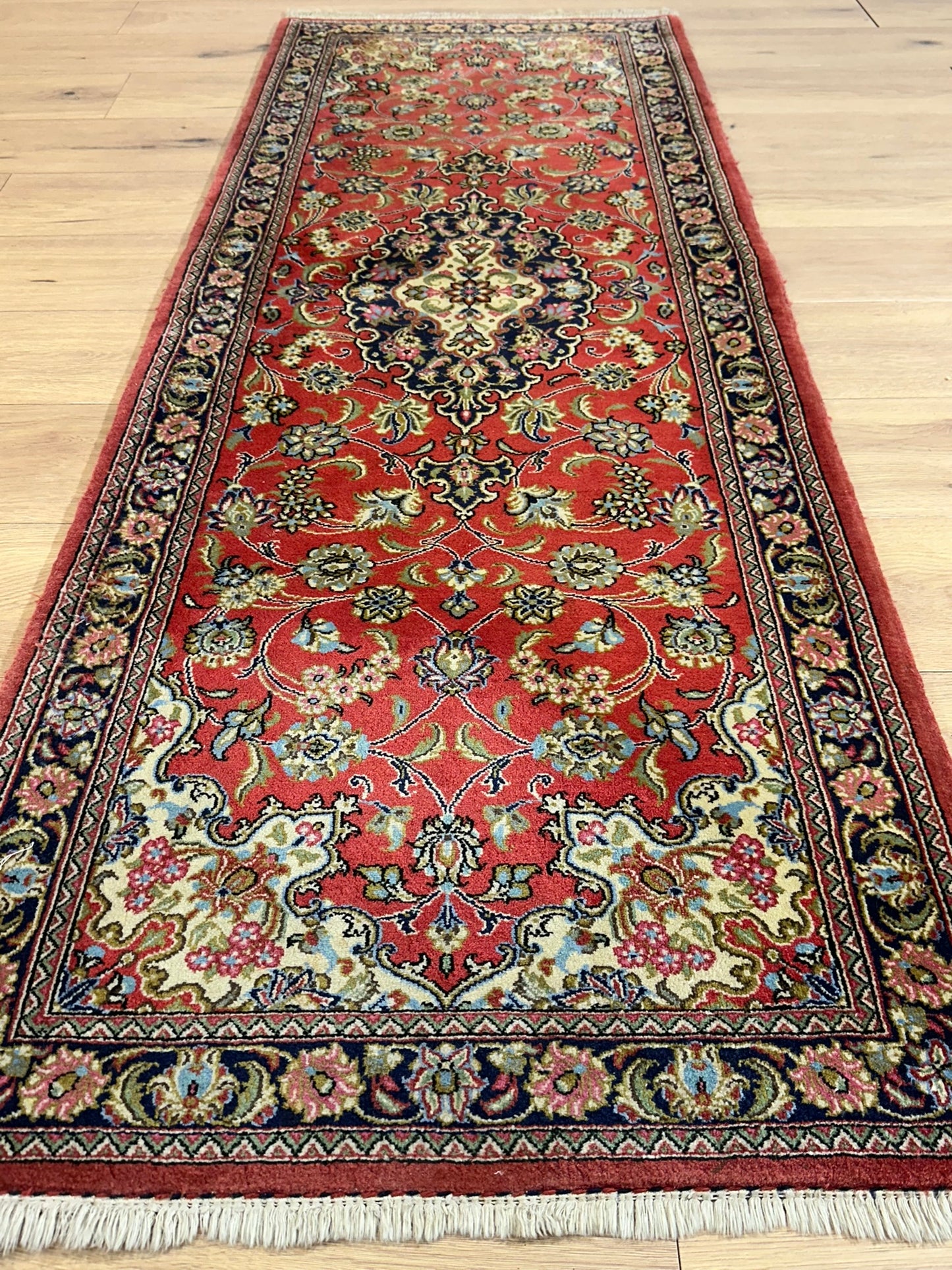 Orientteppich handgeknüpft Ghom Korkwolle 205x70 cm
