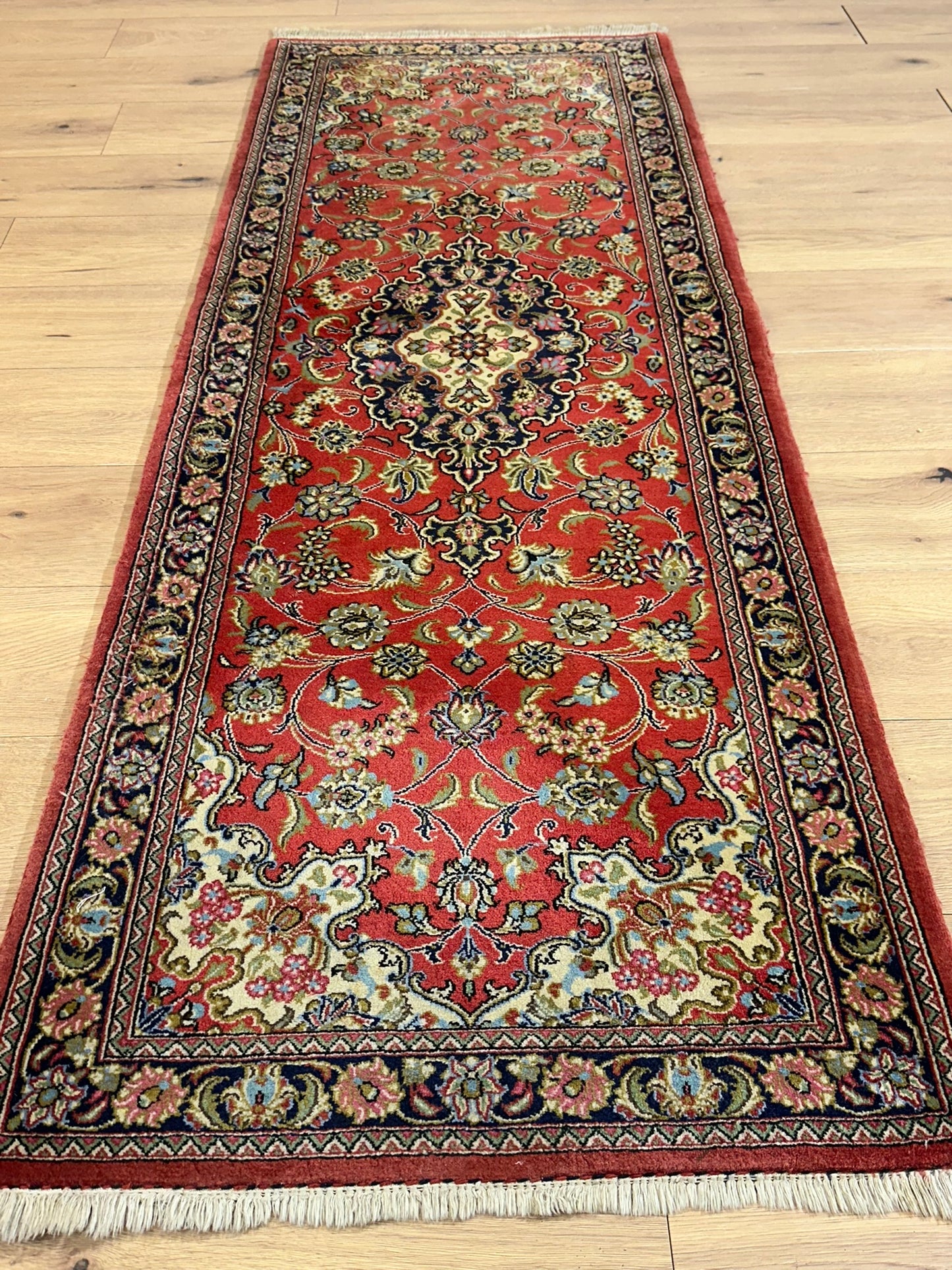 Orientteppich handgeknüpft Ghom Korkwolle 205x70 cm
