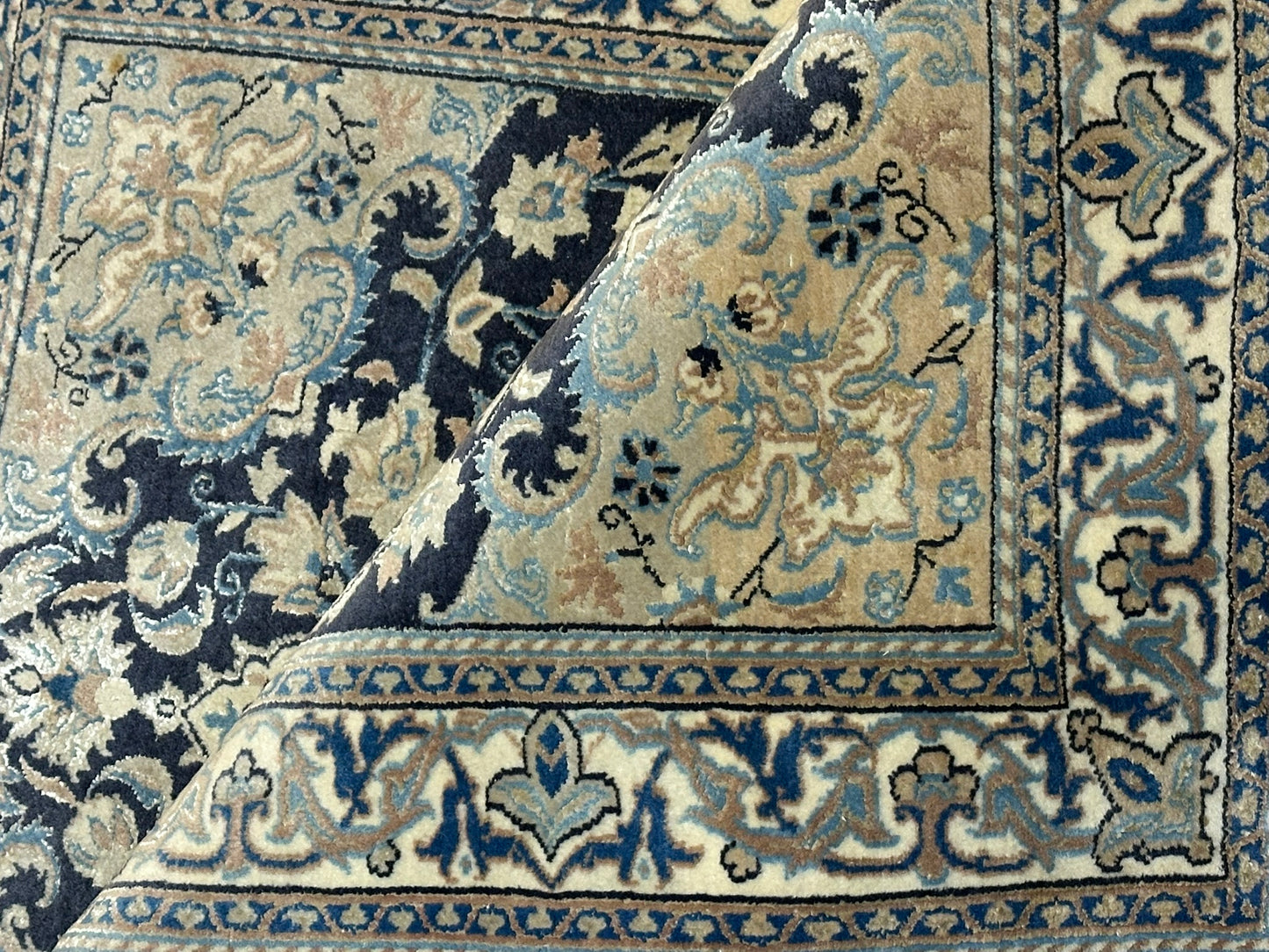 Orientteppich handgeknüpft 124x87 cm Nain mit Seide