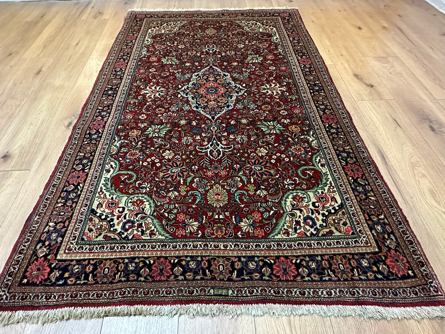 Orientteppich handgeknüpft 185x120 cm antik Sarouqh signiert