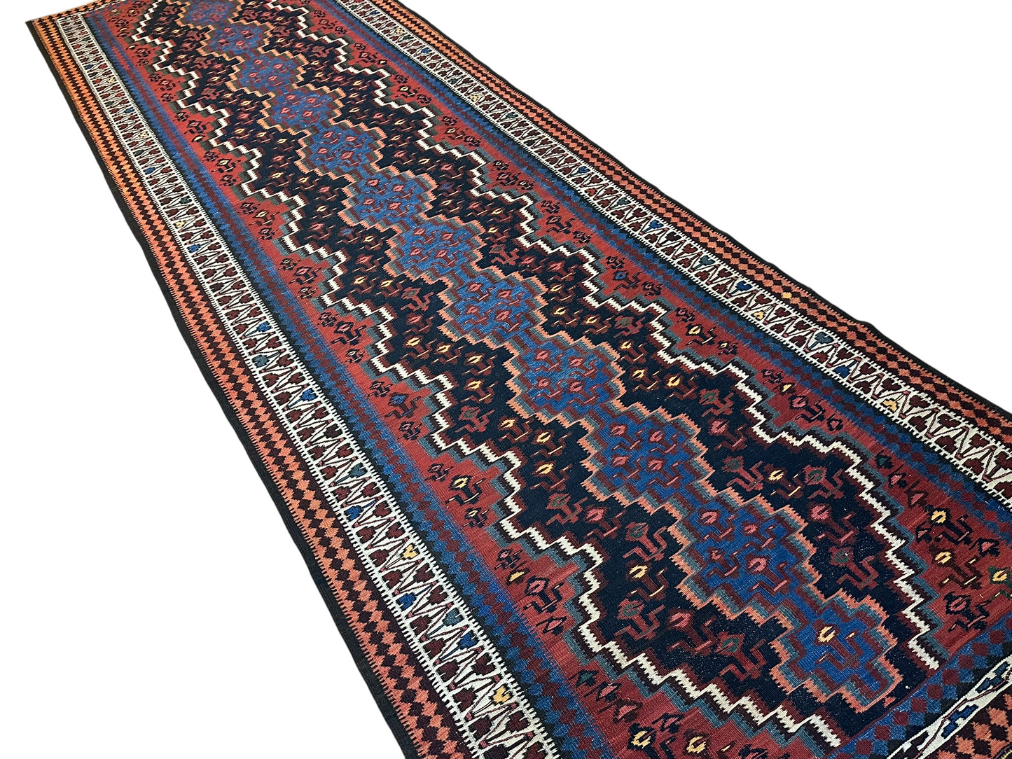 Orientteppich handgeknüpft 387x124 cm Kelim Sumack Antik