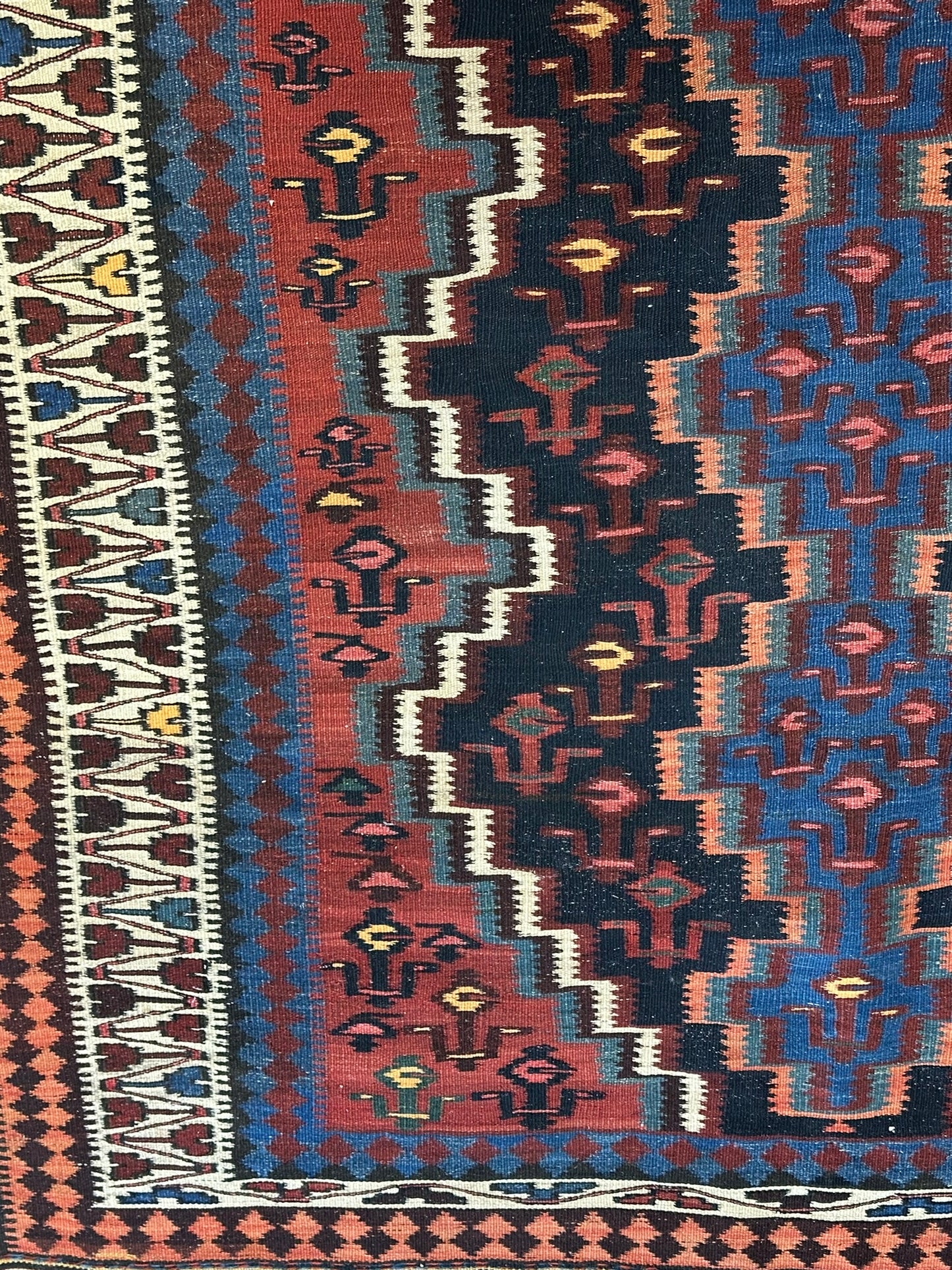 Orientteppich handgeknüpft 387x124 cm Kelim Sumack Antik