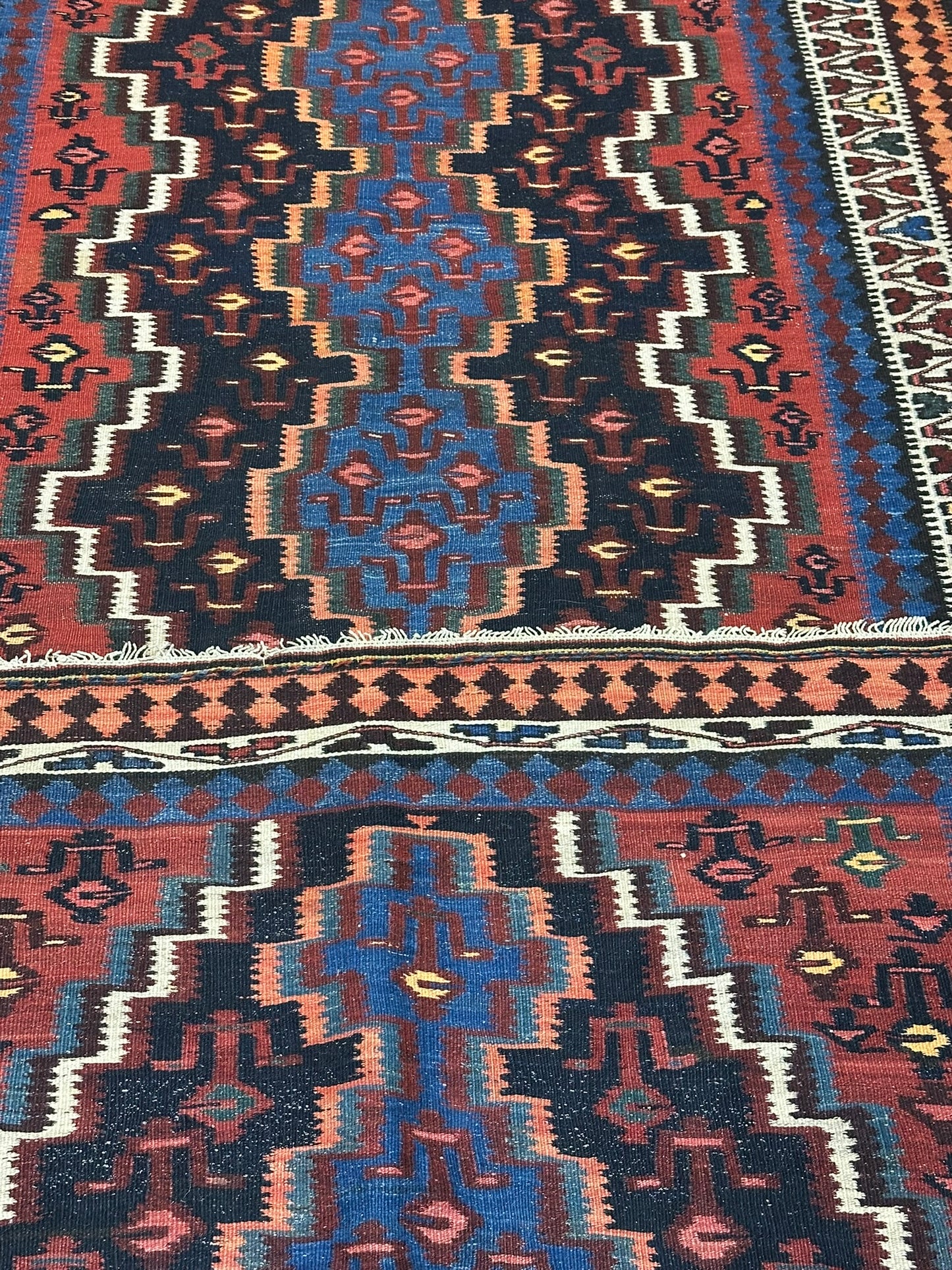 Orientteppich handgeknüpft 387x124 cm Kelim Sumack Antik