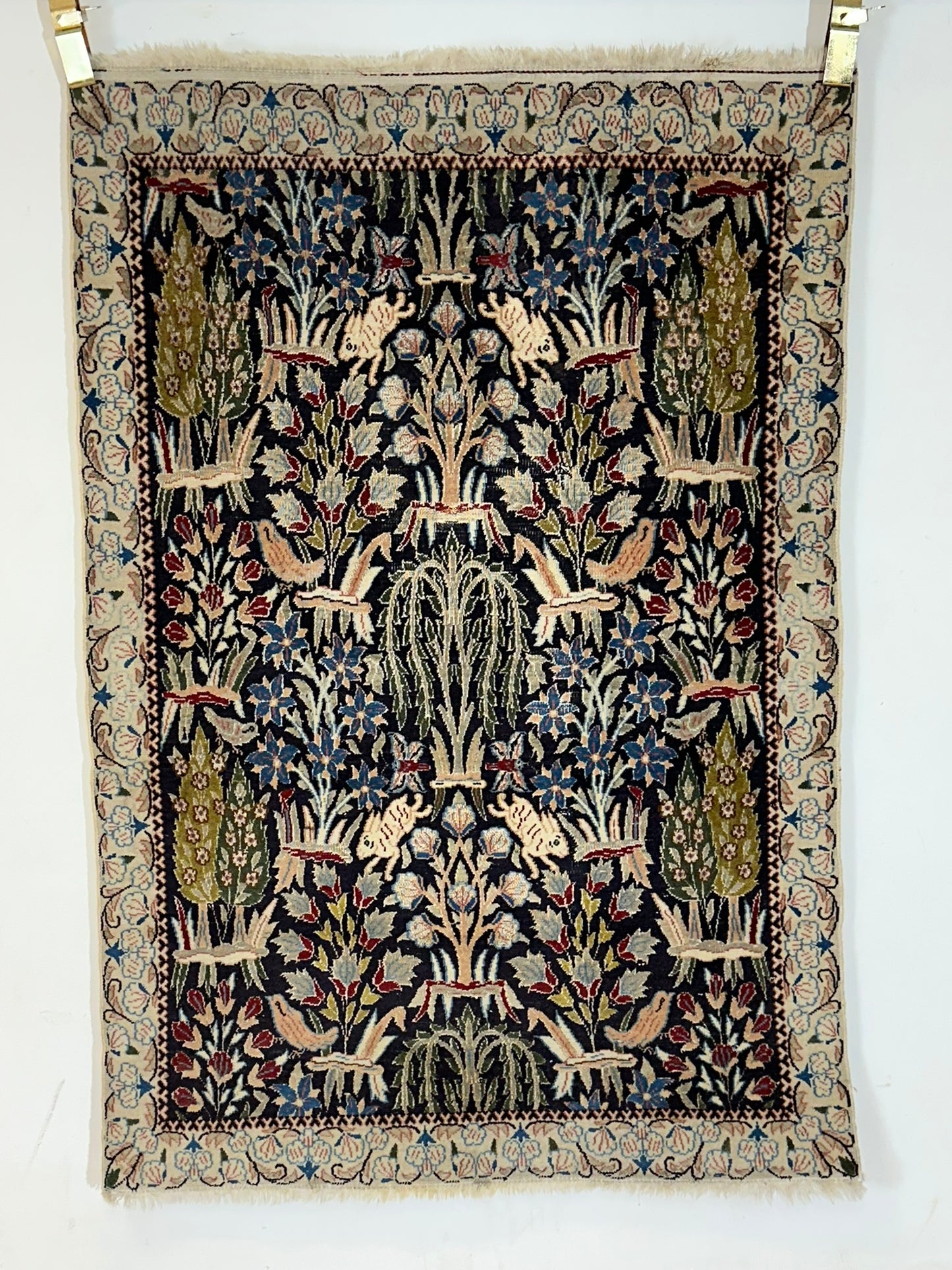 Orientteppich handgeknüpft Seide Lebensbaum Tiermotiv 126x87 cm