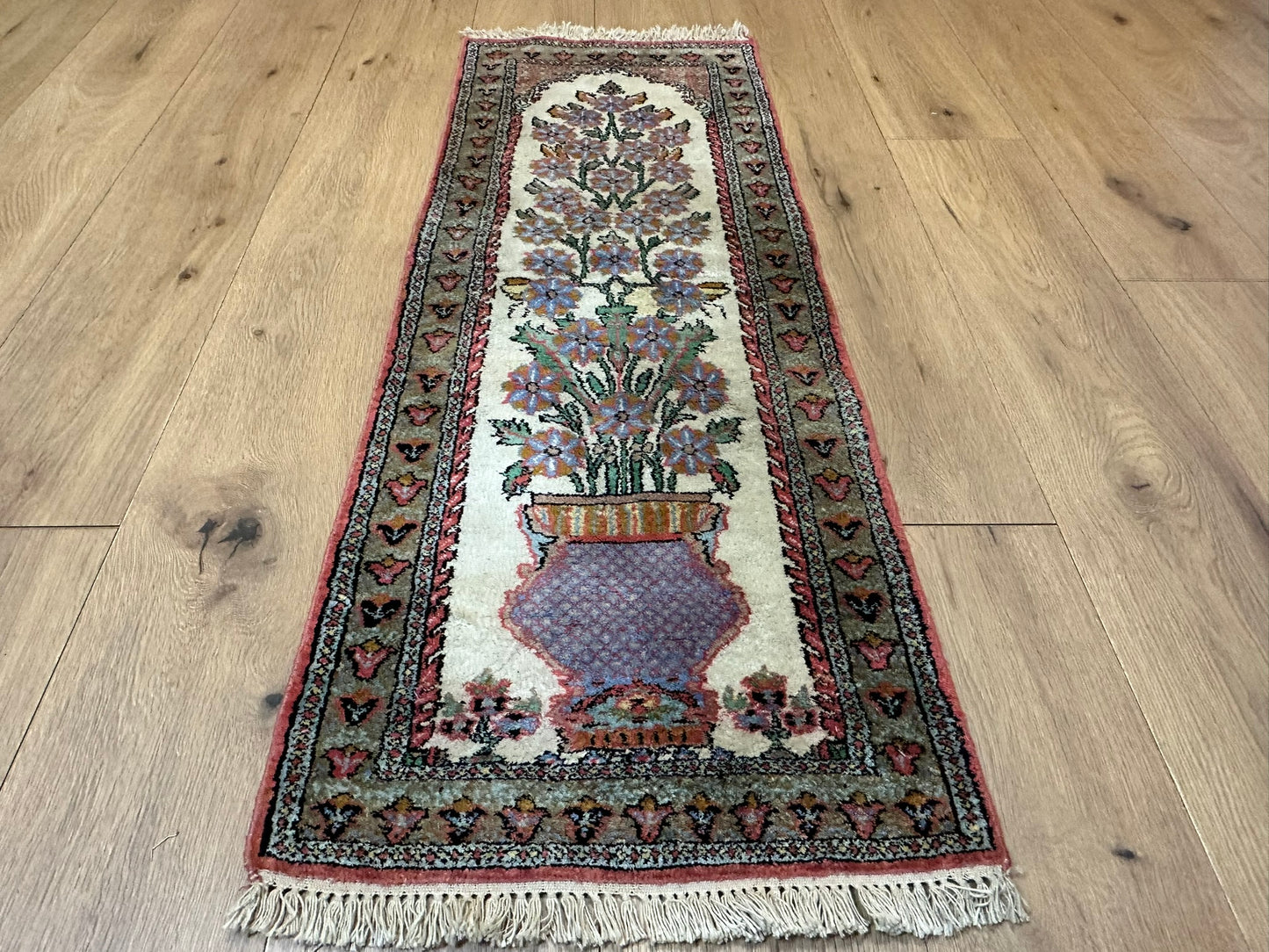 Orientteppich handgeknüpft 123x48 cm Ghom Seide