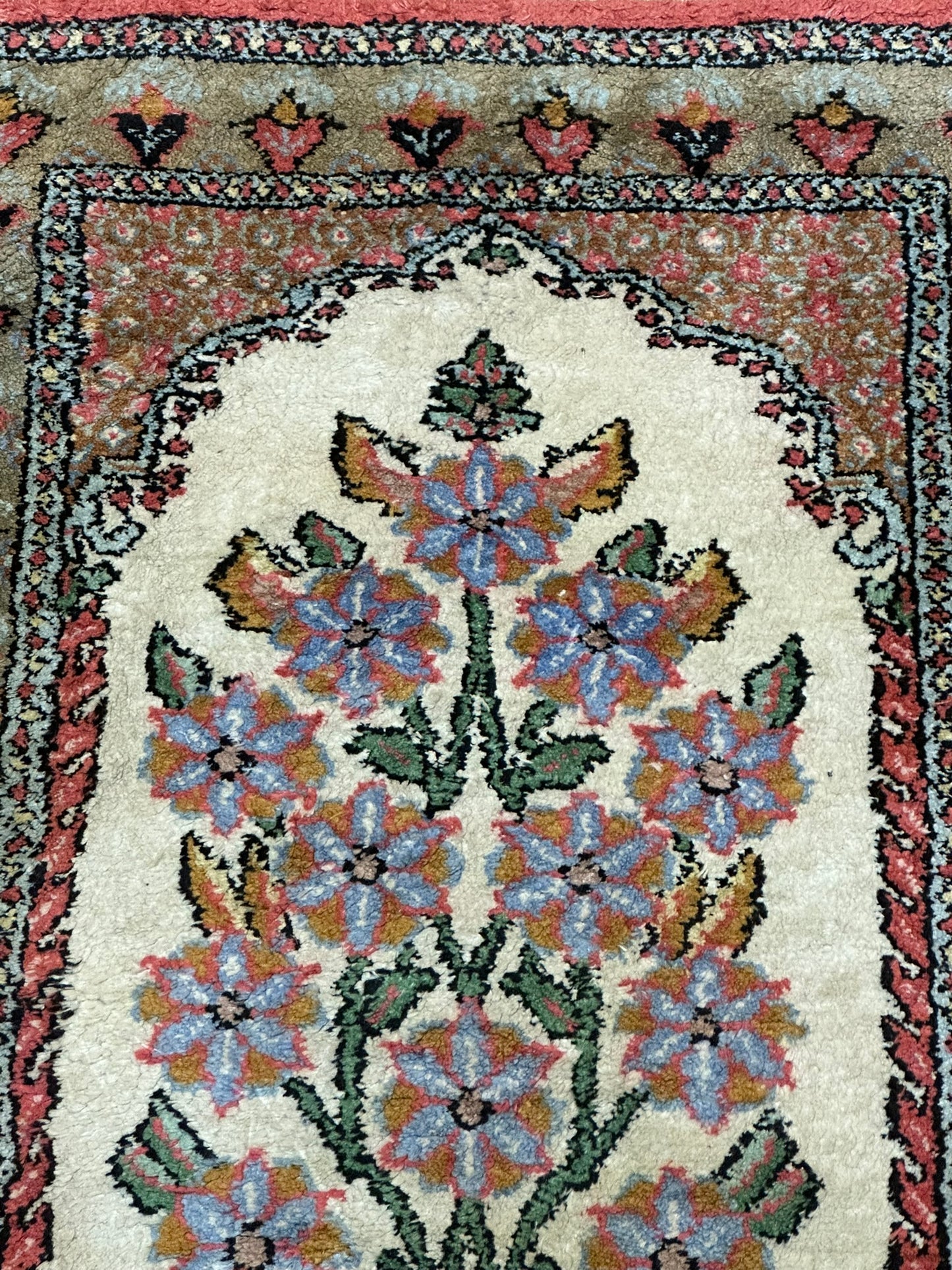 Orientteppich handgeknüpft 123x48 cm Ghom Seide