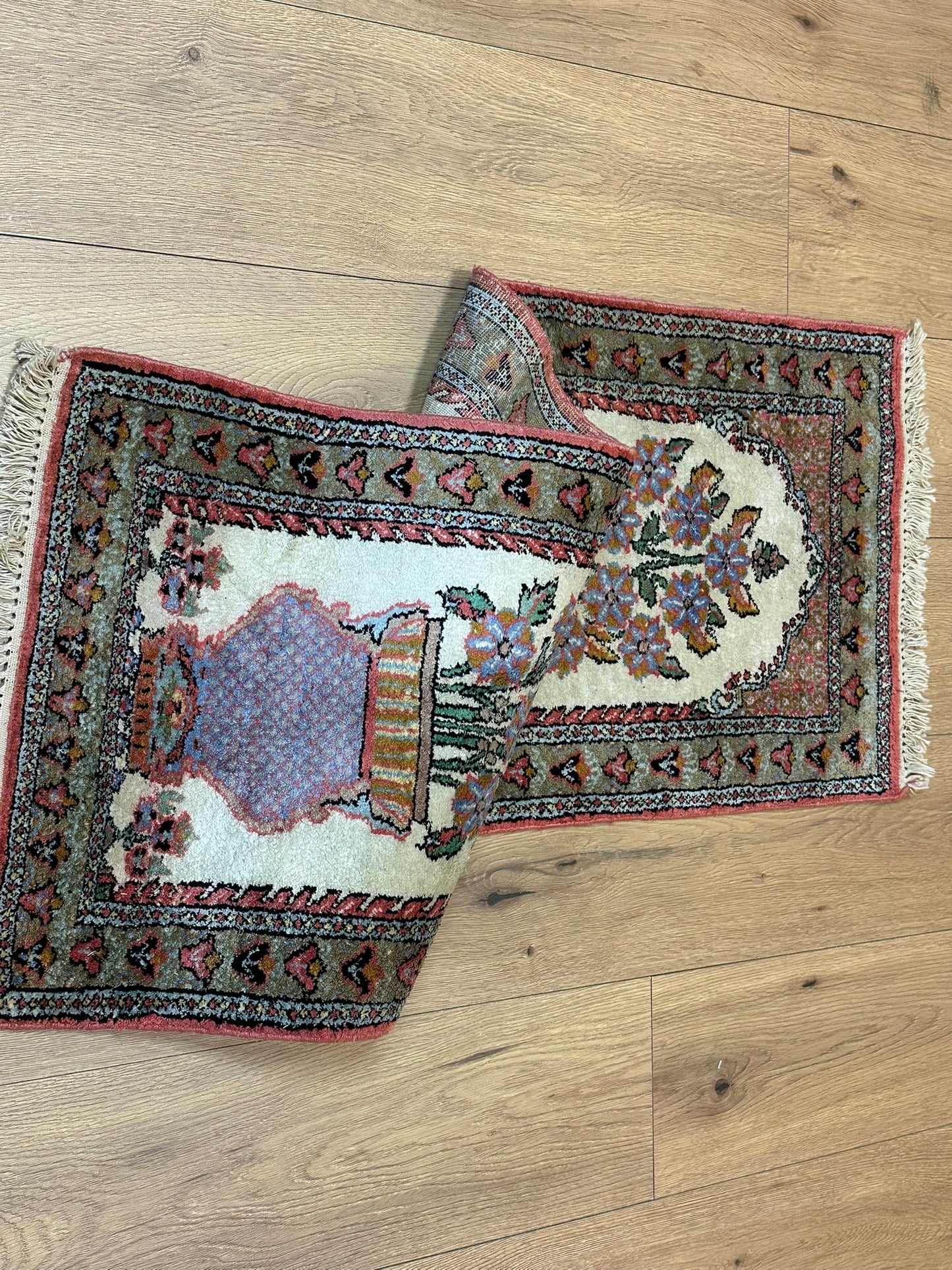 Orientteppich handgeknüpft 123x48 cm Ghom Seide