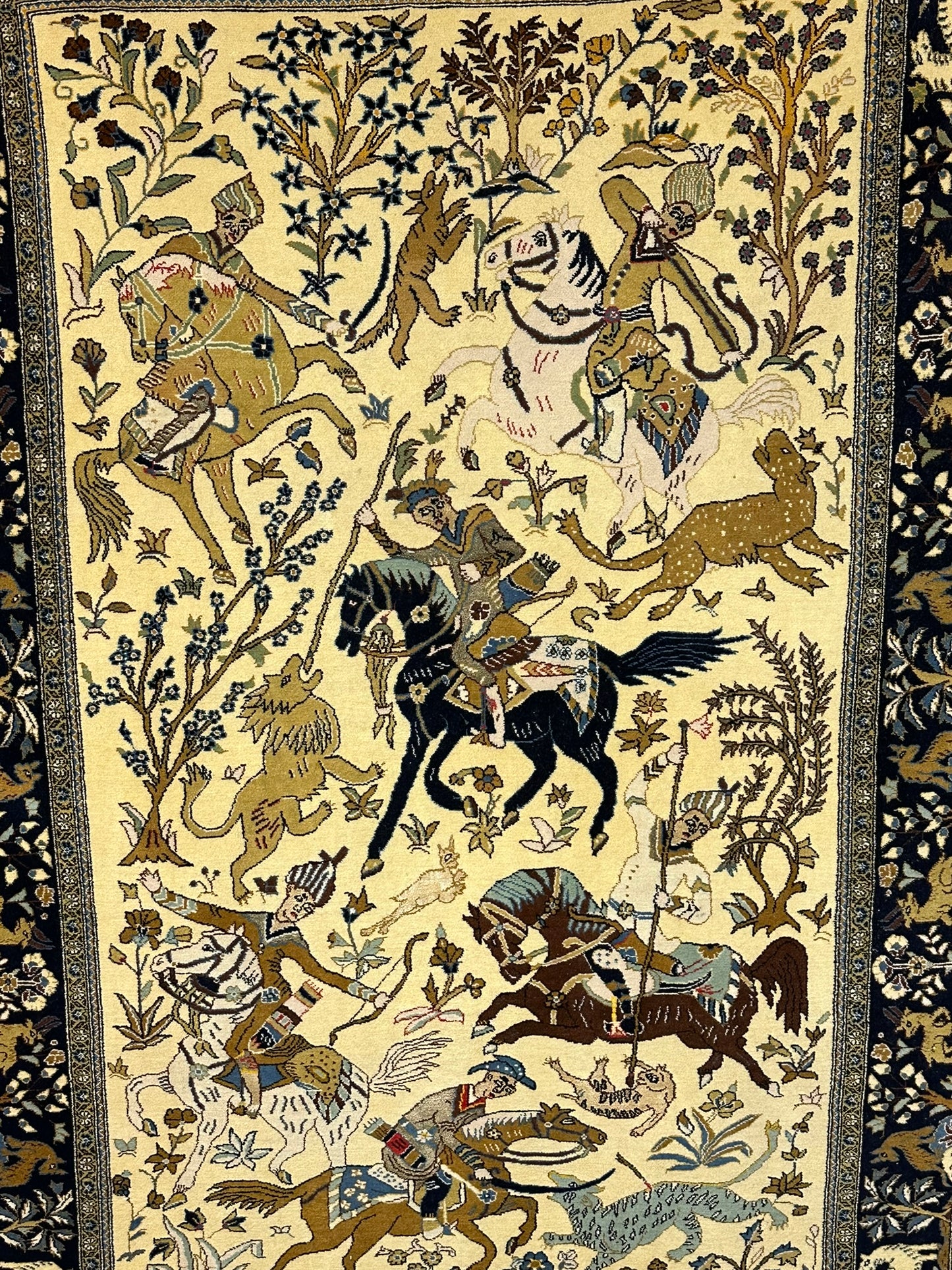 Orientteppich handgeknüpft Ghom Jagdmotiv Korkwolle Semi-Antik 213x142 cm