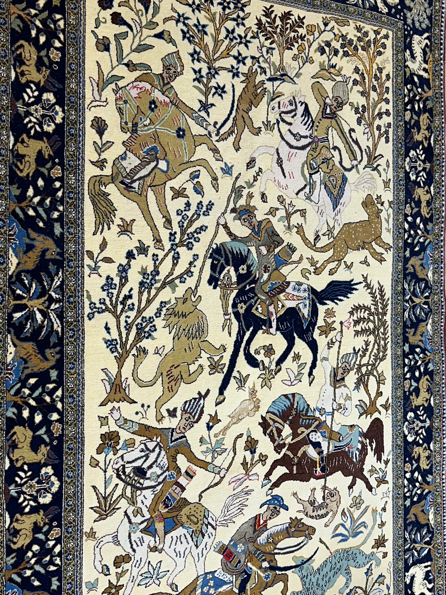 Orientteppich handgeknüpft Ghom Jagdmotiv Korkwolle Semi-Antik 213x142 cm