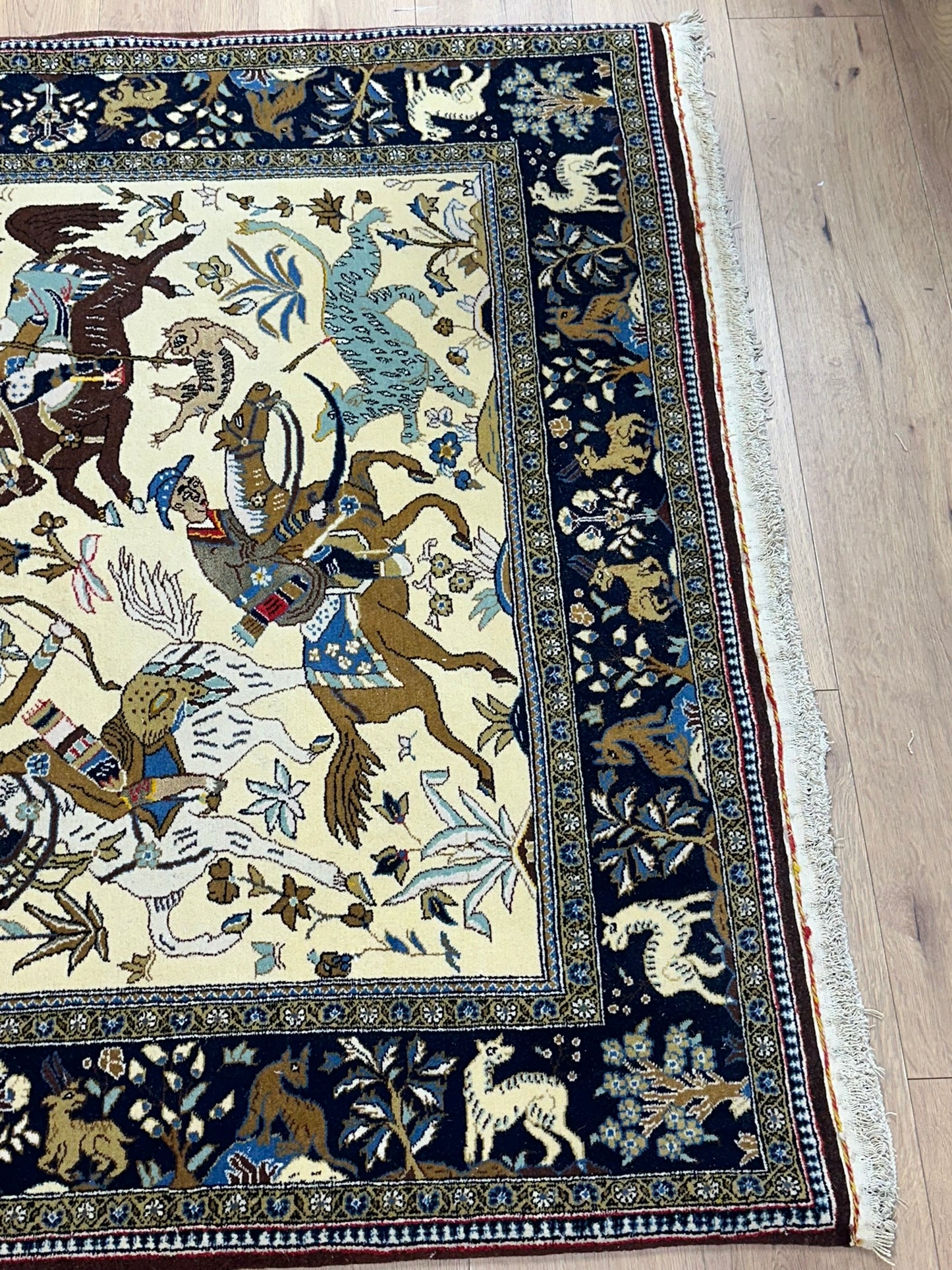 Orientteppich handgeknüpft Ghom Jagdmotiv Korkwolle Semi-Antik 213x142 cm