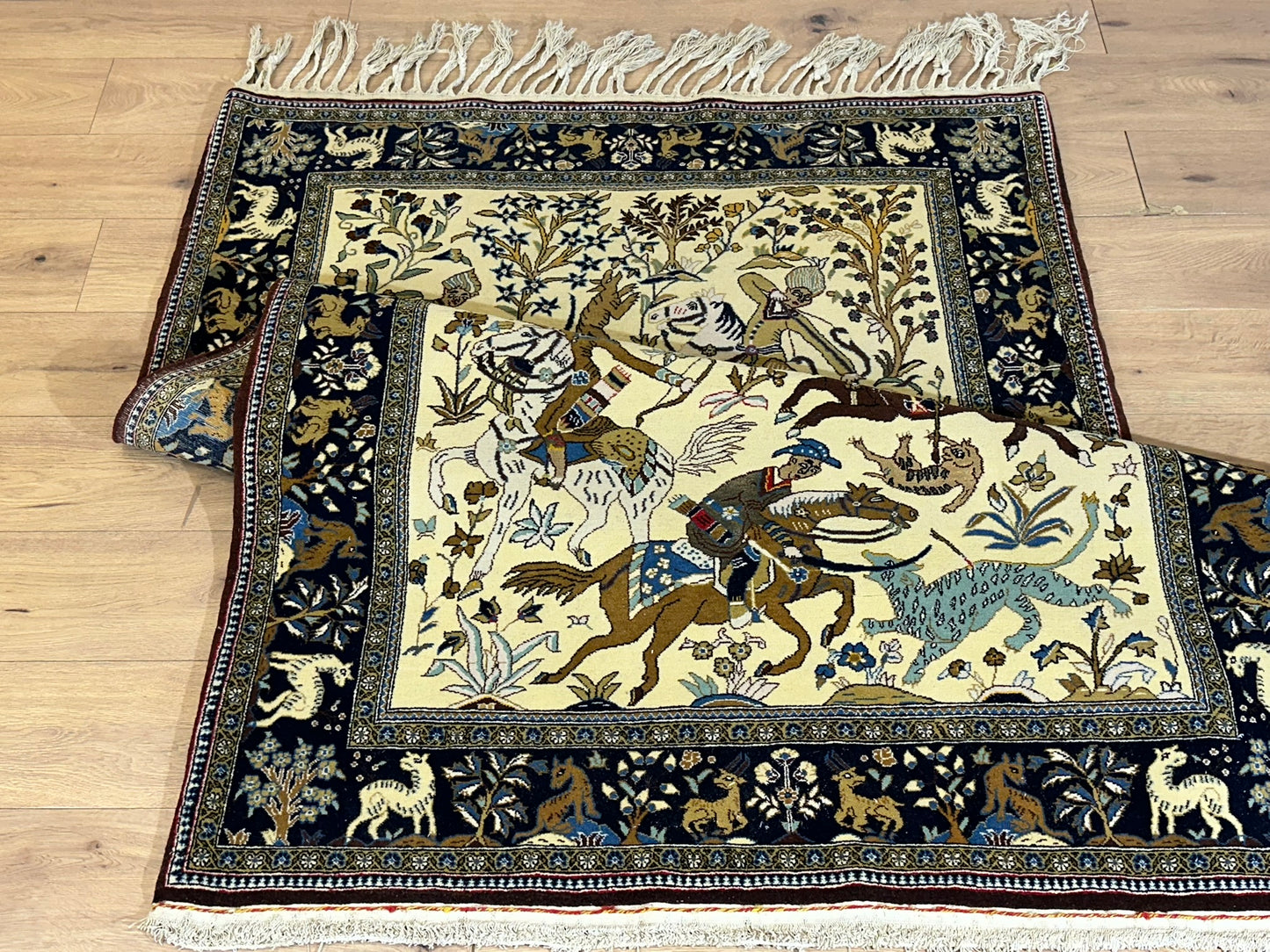 Orientteppich handgeknüpft Ghom Jagdmotiv Korkwolle Semi-Antik 213x142 cm