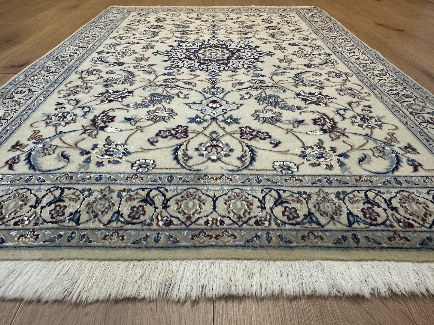 Orientteppich Nain – Handgeknüpft aus Korkwolle &amp; Seide (6La) – 140 x 100 cm