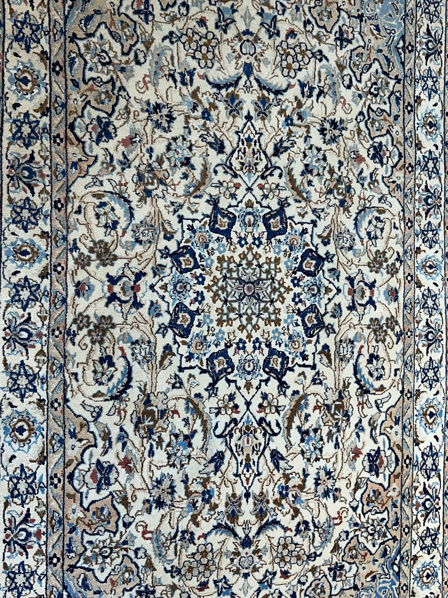 Orientteppich handgeknüpft Nain mit Seide 200x115 cm