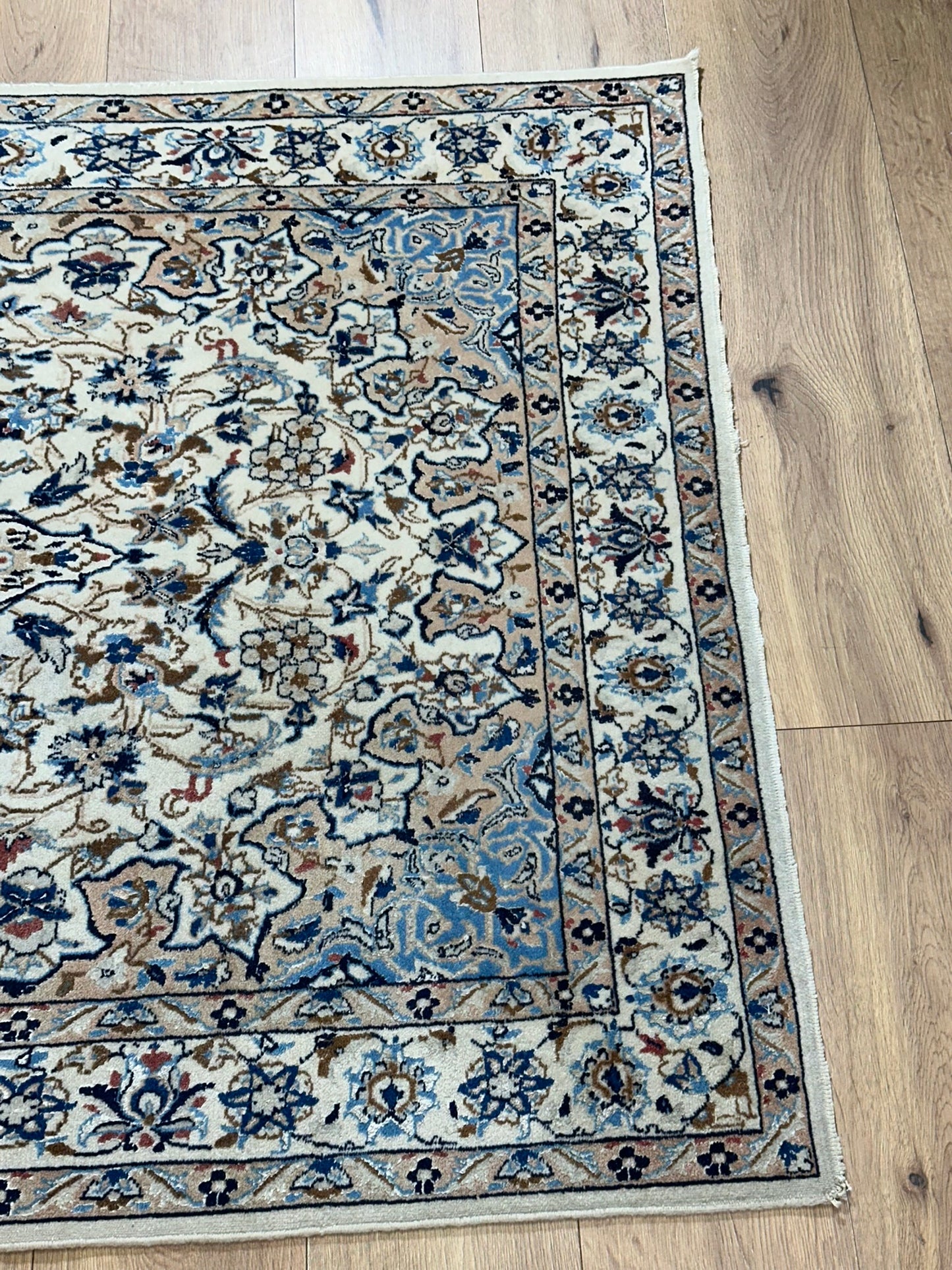 Orientteppich handgeknüpft Nain mit Seide 200x115 cm