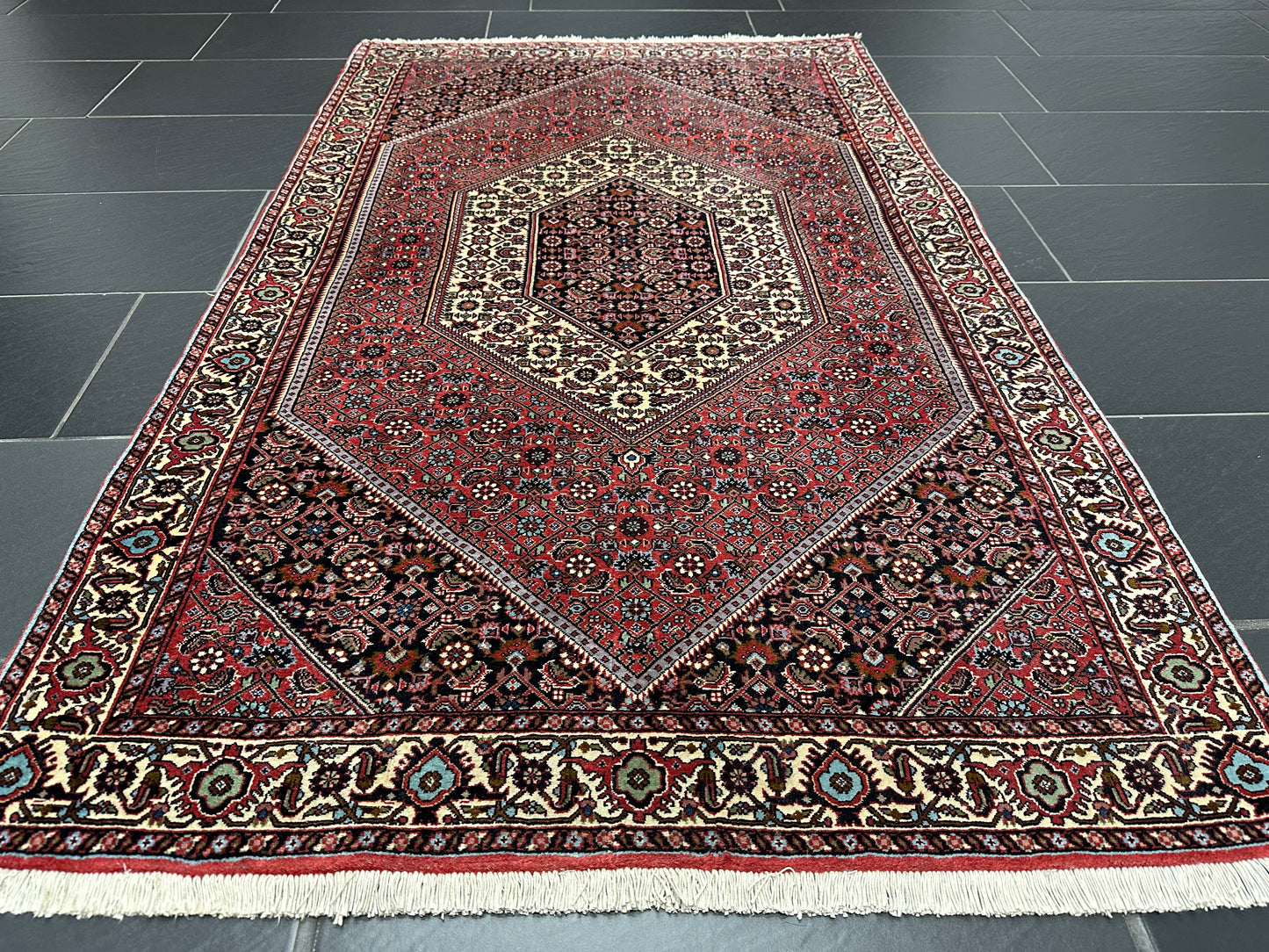 Handgeknüpfter Perser Orientteppich Bidjar Rauten Medaillon 180x112 cm