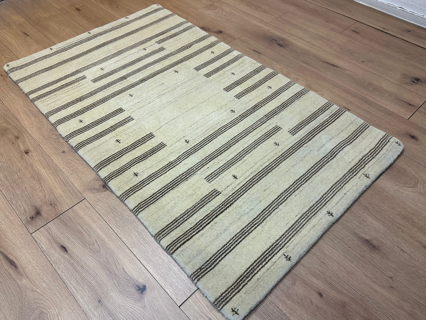 Perser Teppich Gabbeh – Handgeknüpft aus Schurwolle – 156 x 93 cm