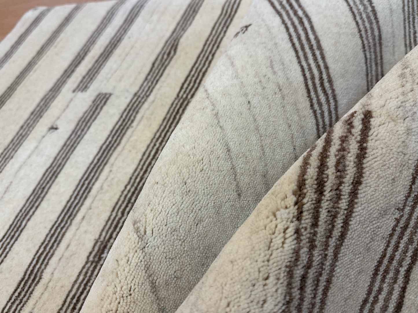 Perser Teppich Gabbeh – Handgeknüpft aus Schurwolle – 156 x 93 cm