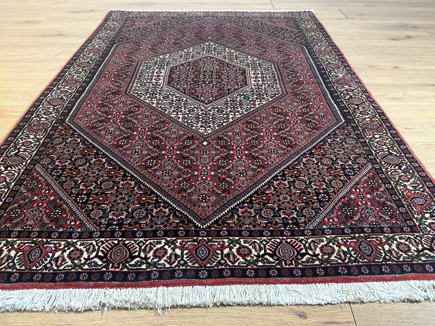 Orientteppich handgeknüpft Bidjar 178x111 cm