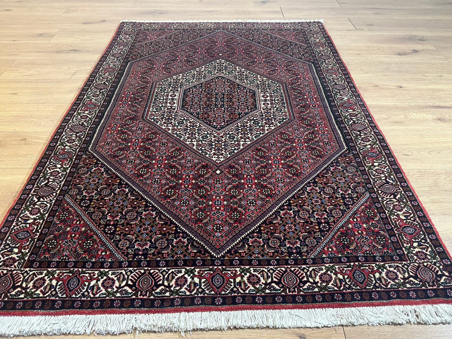 Orientteppich handgeknüpft Bidjar 178x111 cm