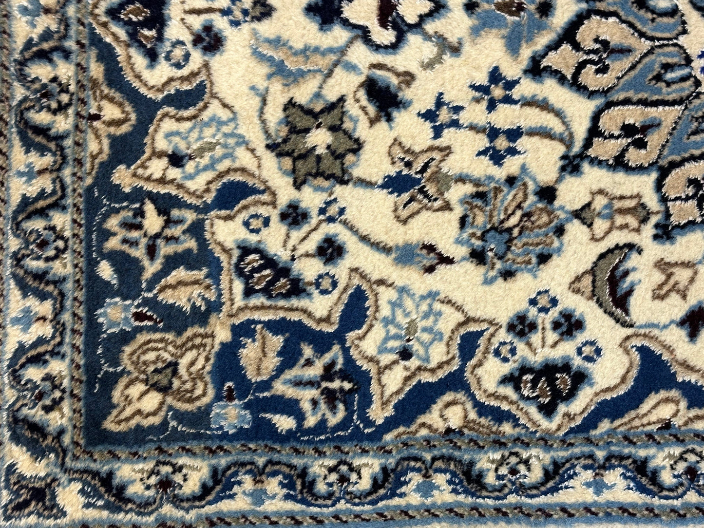 Perser Teppich Nain – Handgeknüpft aus Korkwolle und Seide – 142 x 89 cm