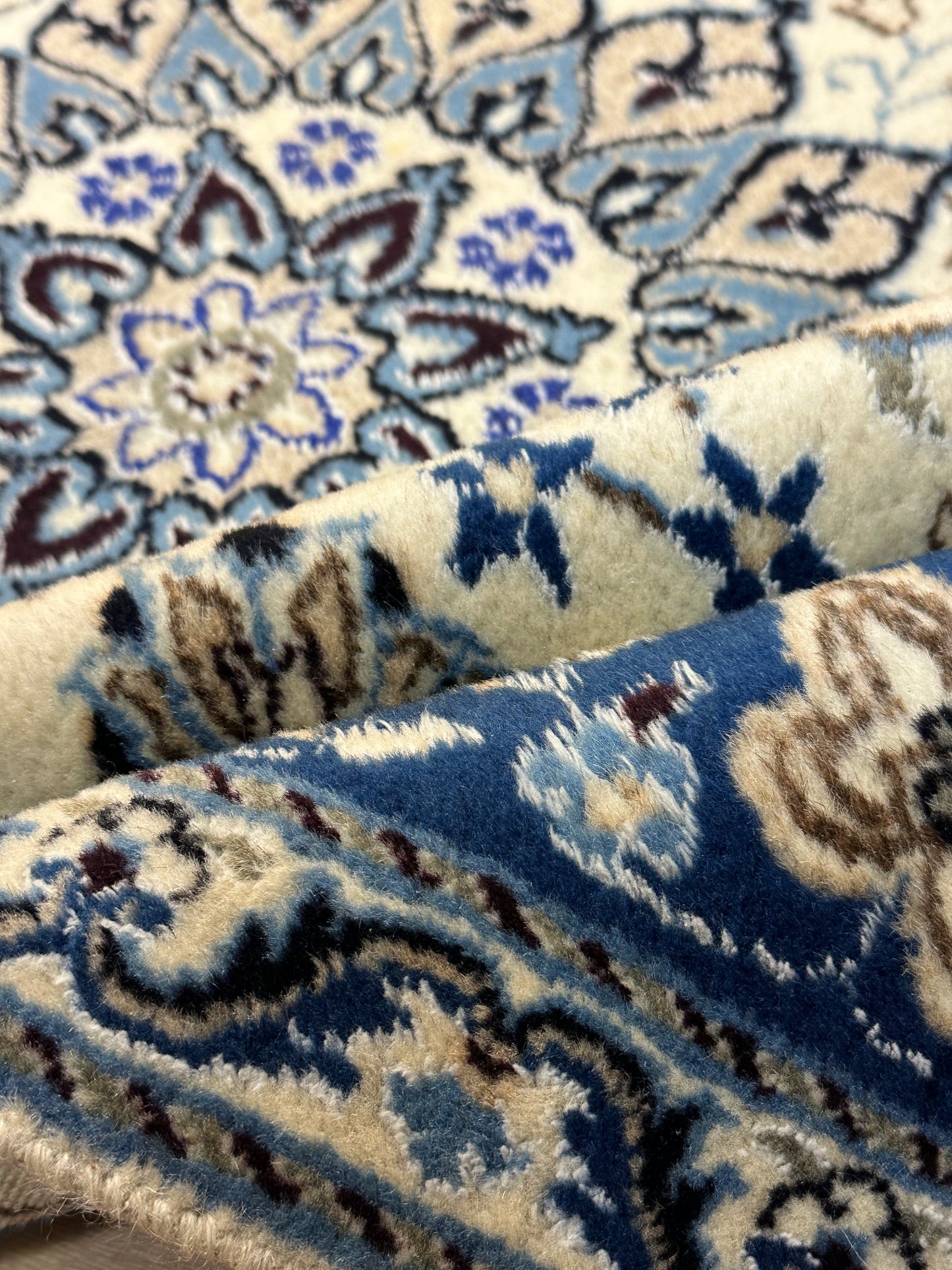 Perser Teppich Nain – Handgeknüpft aus Korkwolle und Seide – 142 x 89 cm