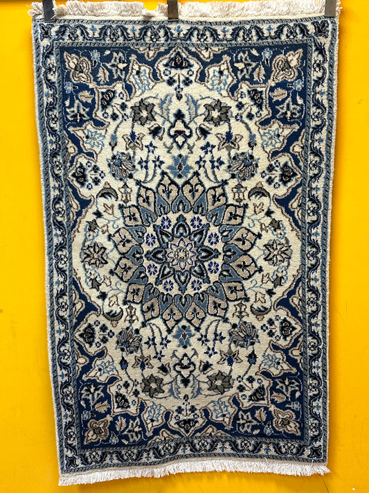 Perser Teppich Nain – Handgeknüpft aus Korkwolle und Seide – 142 x 89 cm