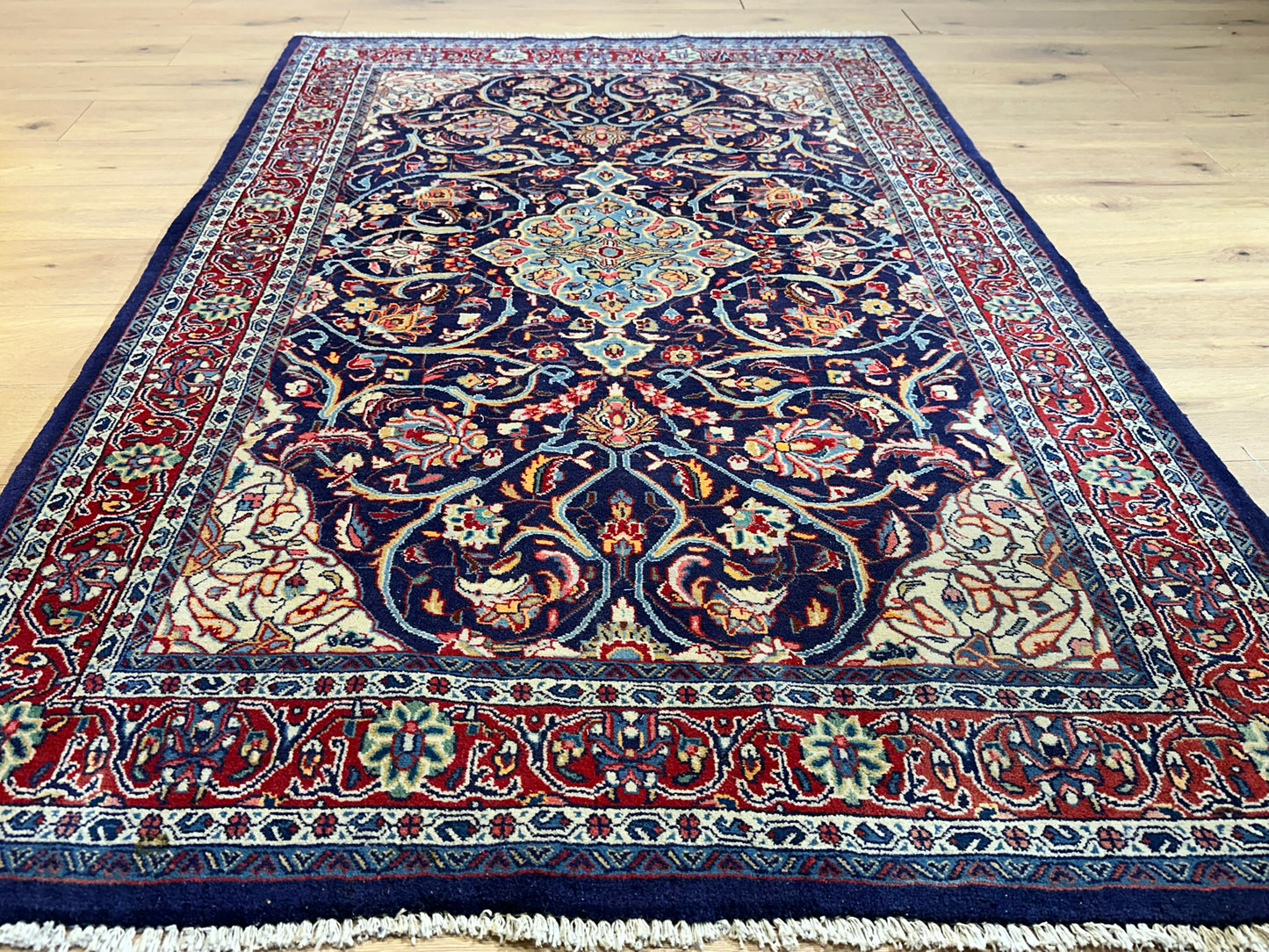 Orientteppich handgeknüpft Sarough Medaillon 200x135 cm