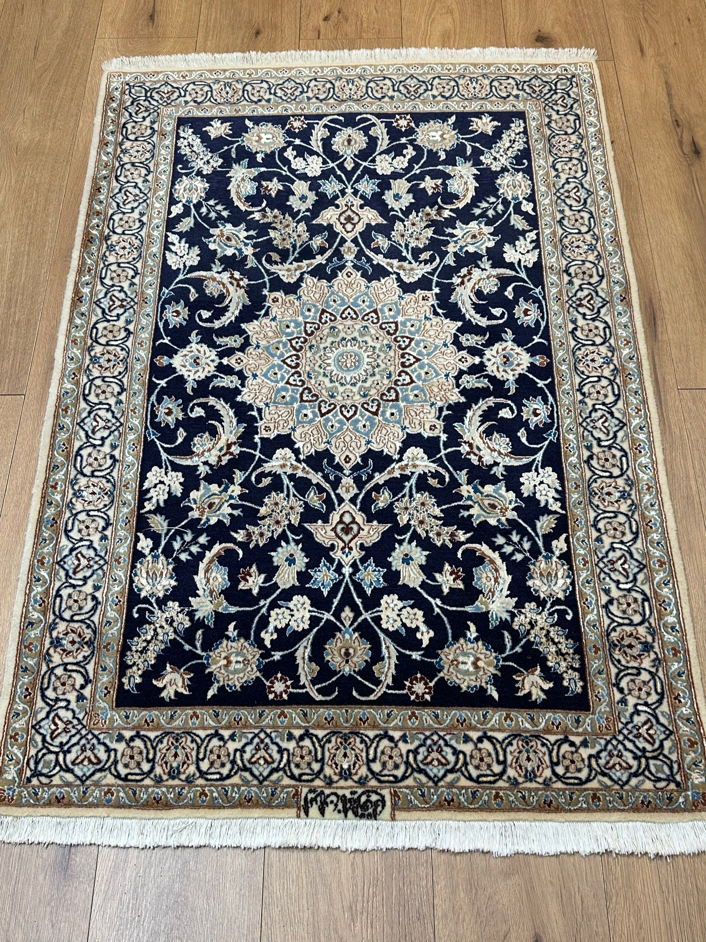Perser Teppich Nain – Handgeknüpft aus Korkwolle &amp; Seide – 134 x 90 cm
