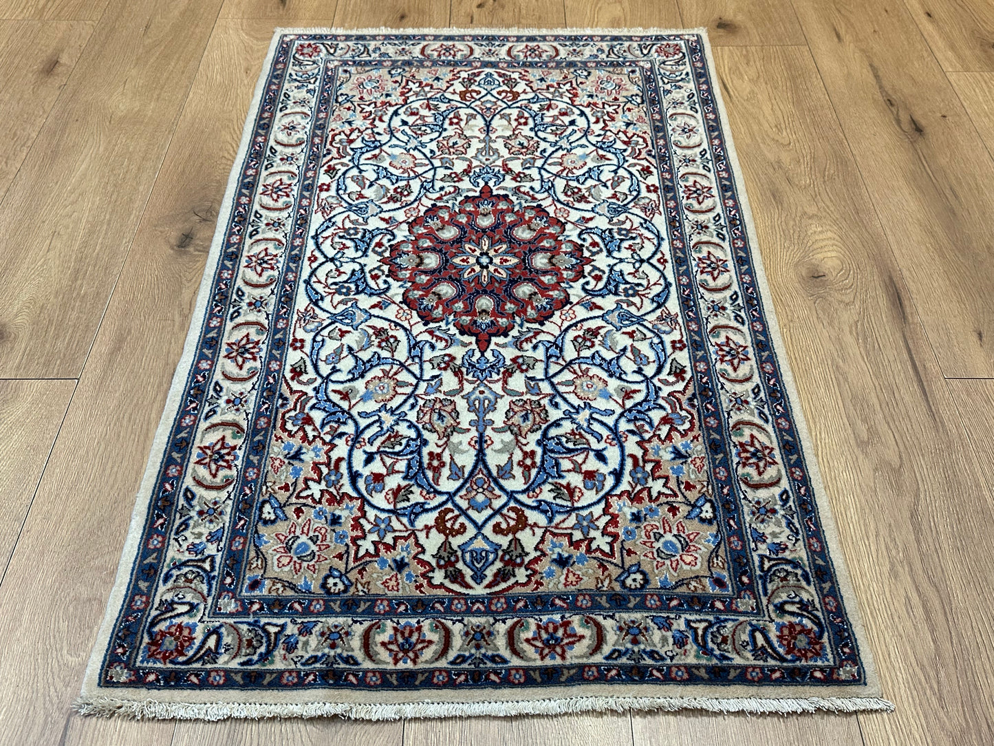 Perser Teppich Isfahan – Handgeknüpft aus Witseide – 116 x 69 cm