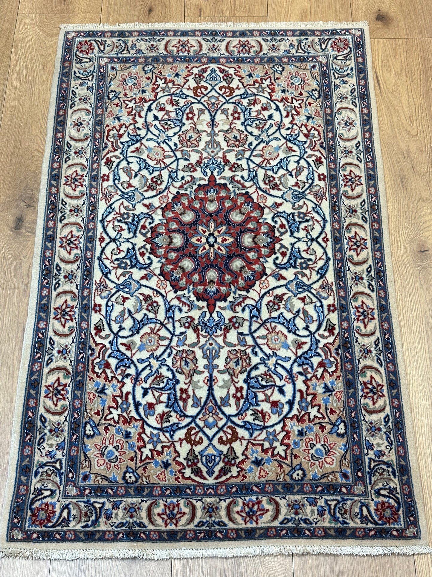 Perser Teppich Isfahan – Handgeknüpft aus Witseide – 116 x 69 cm