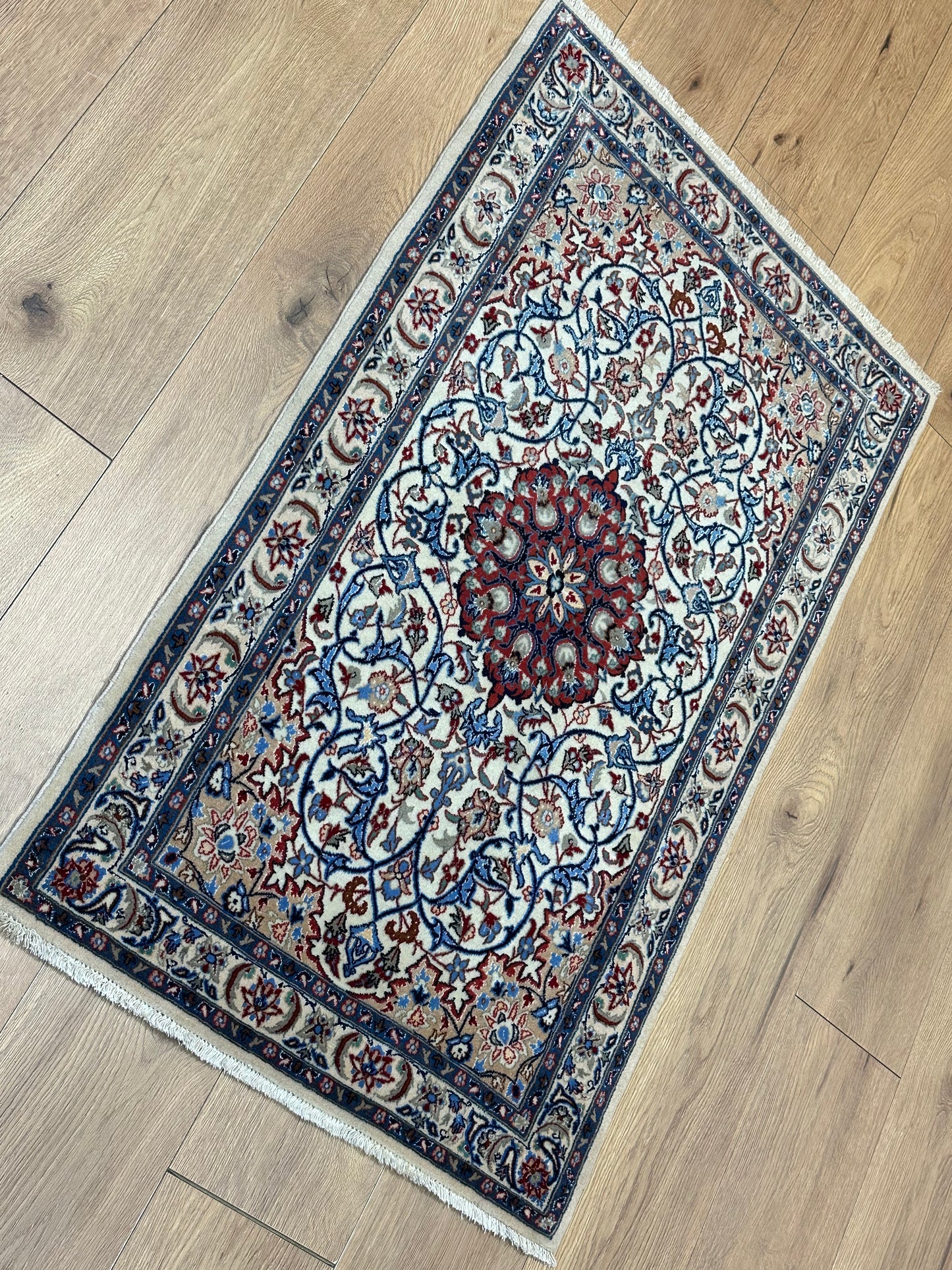Perser Teppich Isfahan – Handgeknüpft aus Witseide – 116 x 69 cm