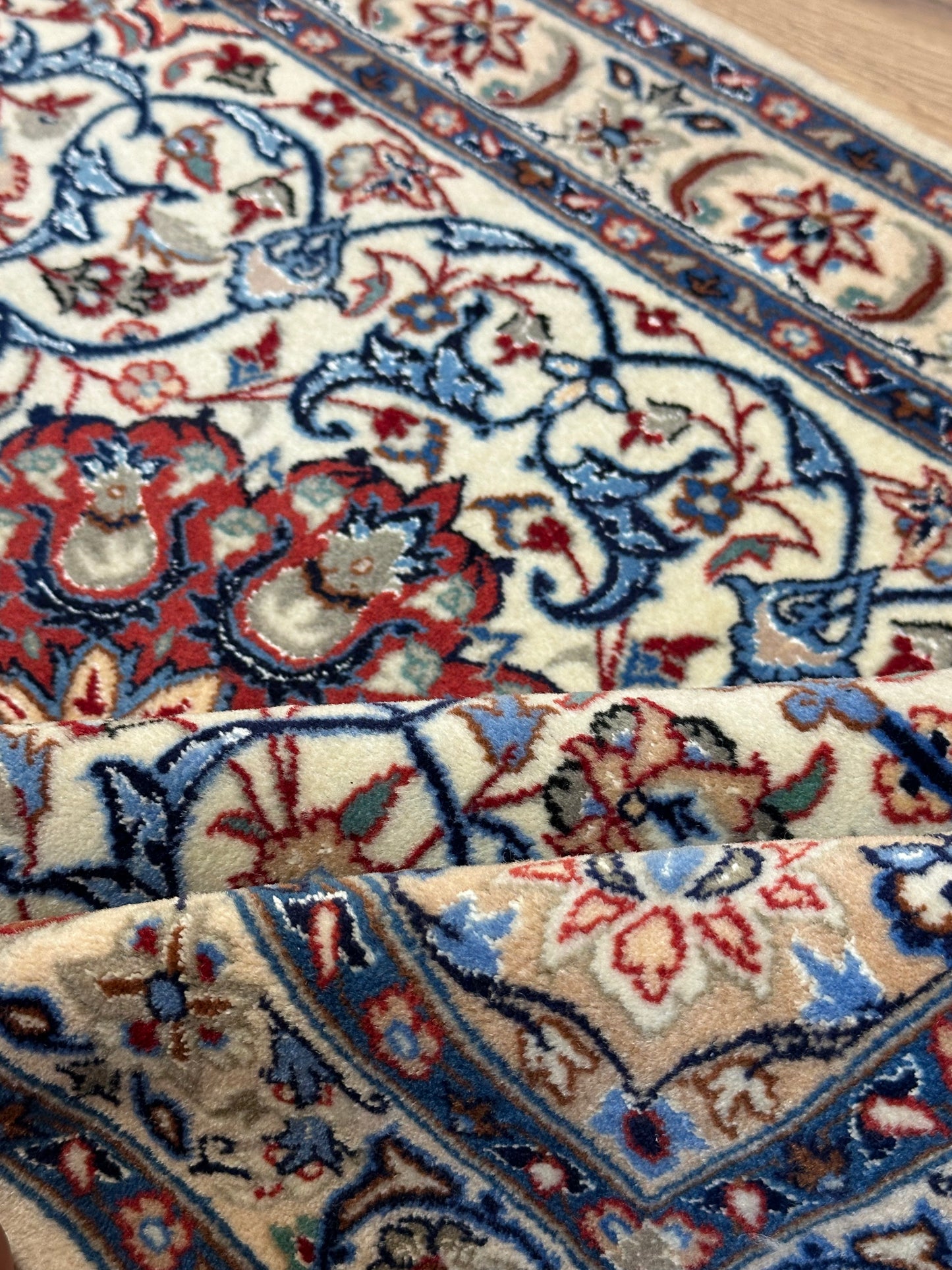 Perser Teppich Isfahan – Handgeknüpft aus Witseide – 116 x 69 cm