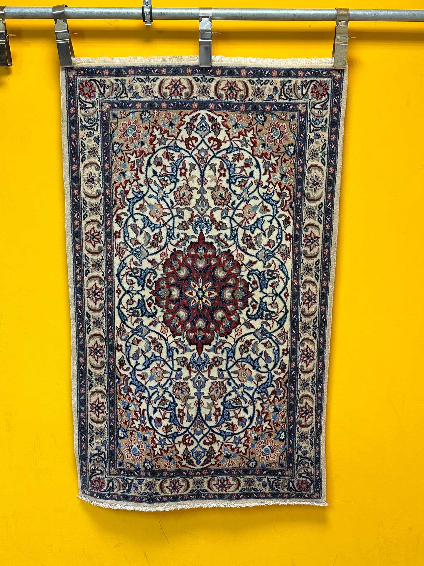 Perser Teppich Isfahan – Handgeknüpft aus Witseide – 116 x 69 cm