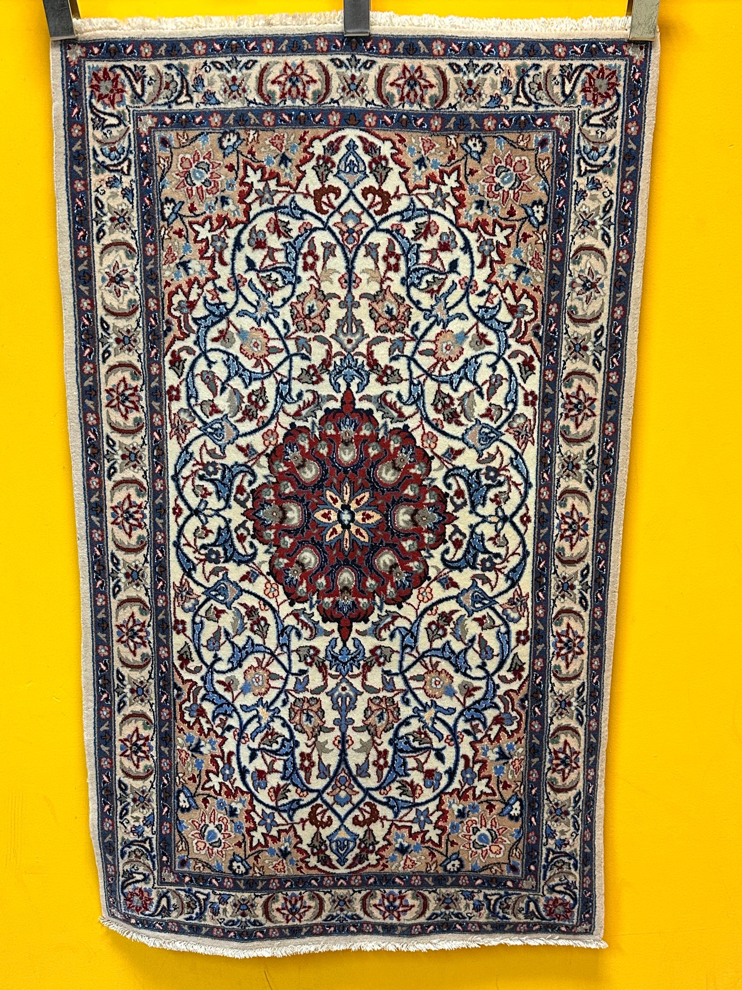 Perser Teppich Isfahan – Handgeknüpft aus Witseide – 116 x 69 cm