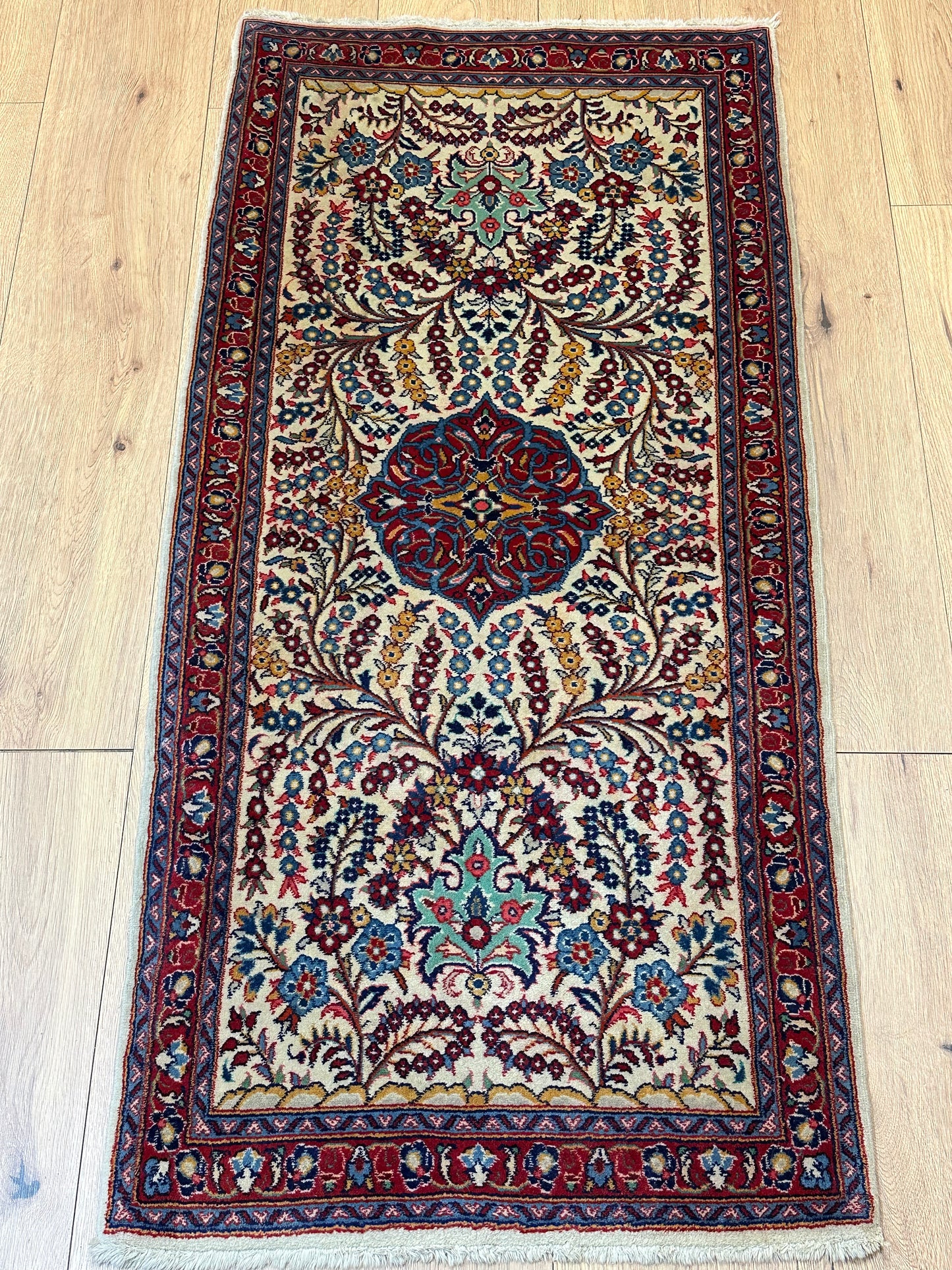 Perser Teppich Sarough – Handgeknüpft – 137 x 66 cm