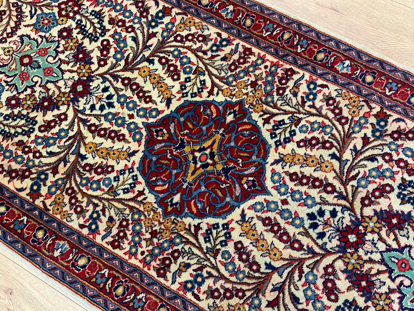 Perser Teppich Sarough – Handgeknüpft – 137 x 66 cm