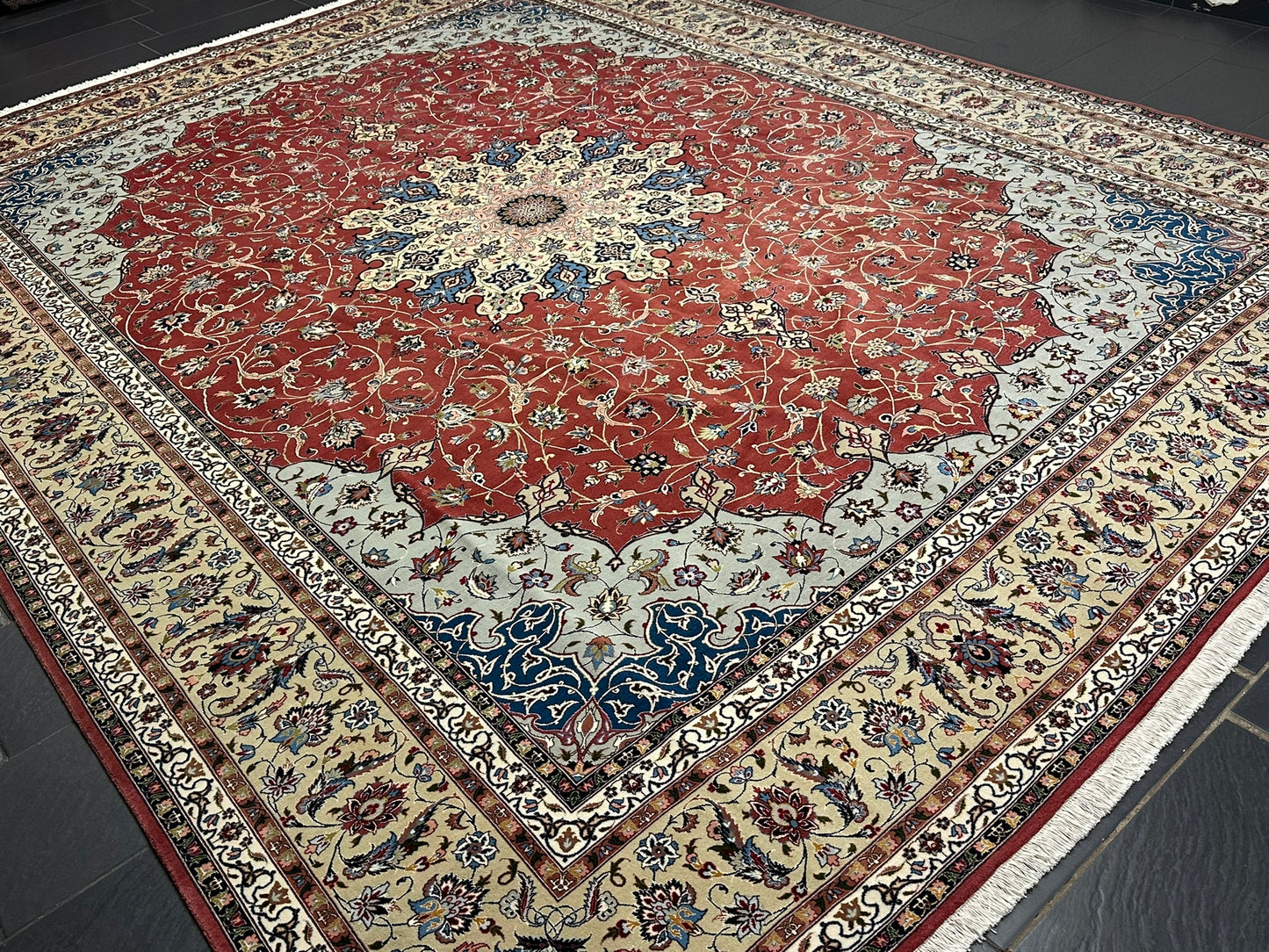 Orientteppich handgeknüpft 393x302 Täbriz Muster 50er