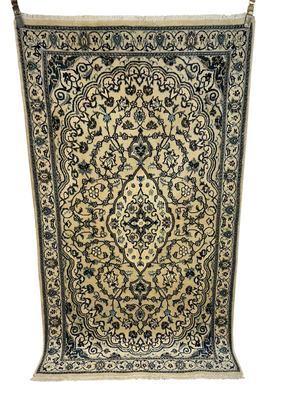 Orientteppich handgeknüpft Nain mit Seide 207x120 cm