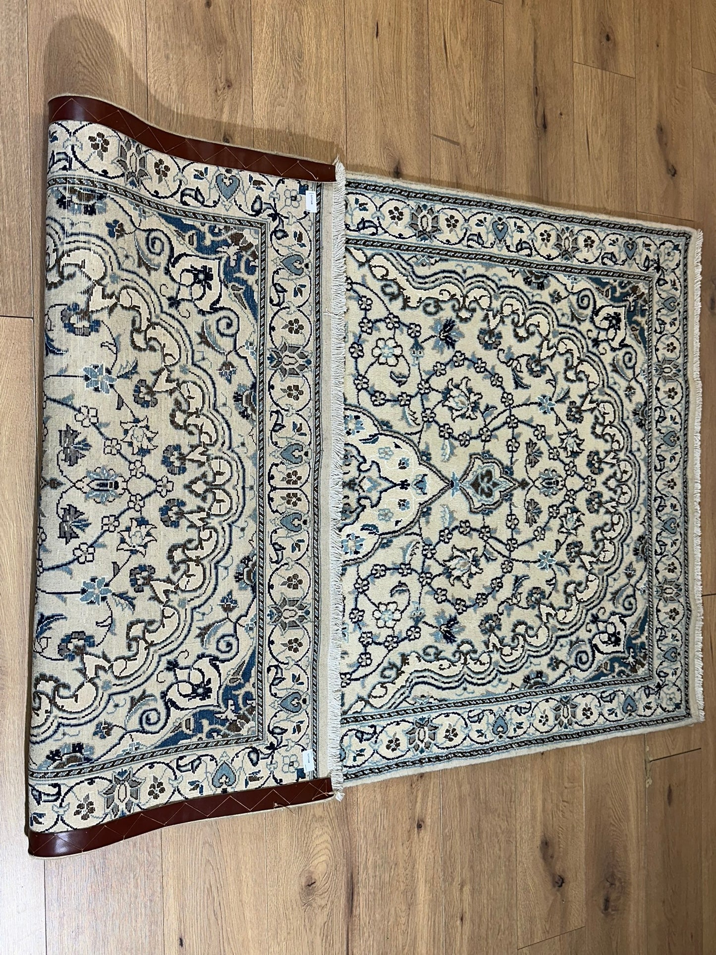 Orientteppich handgeknüpft Nain mit Seide 207x120 cm