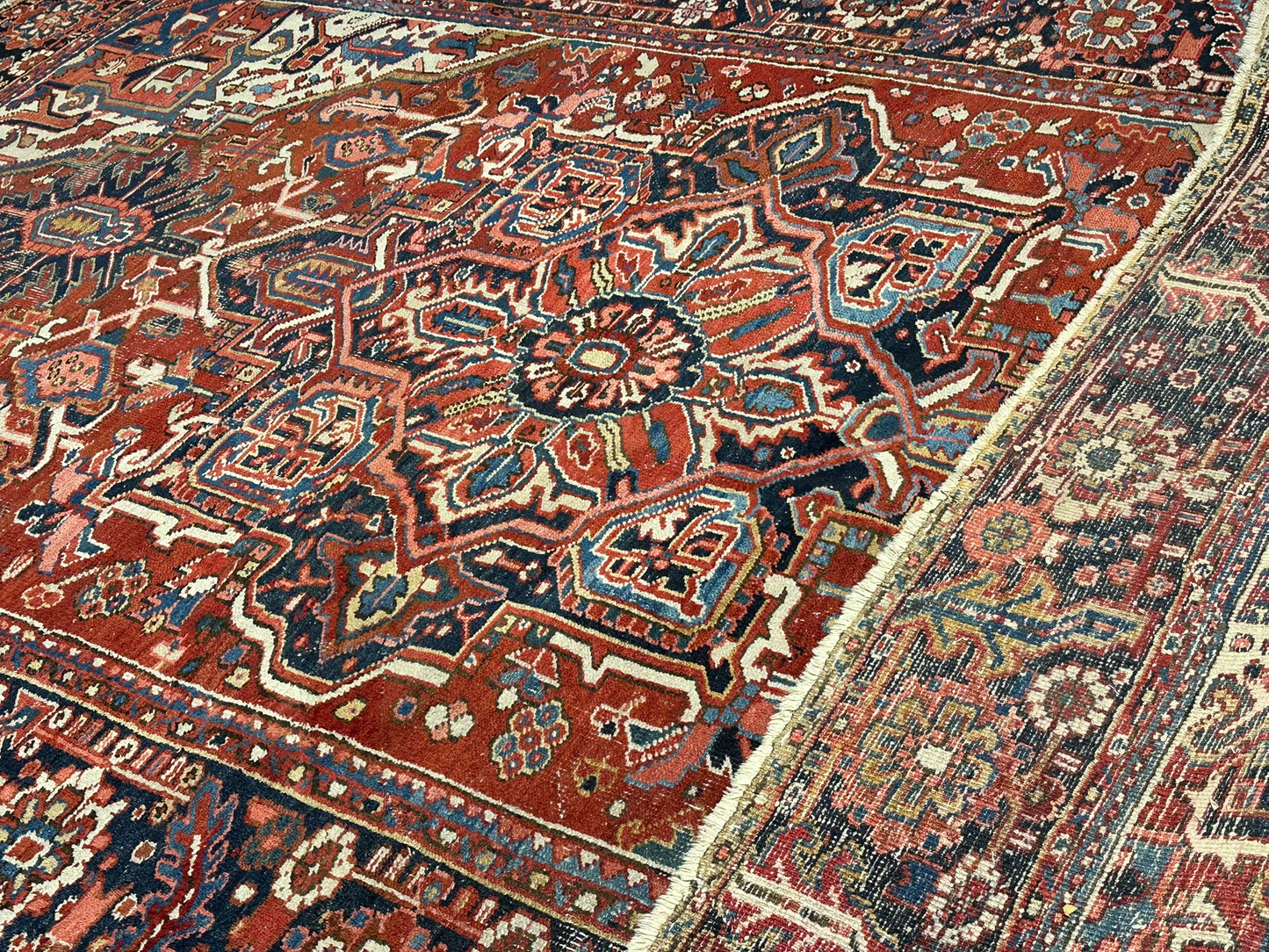 Orientteppich handgeknüpft 335x230cm antik naturfarben Heriz Artdeco